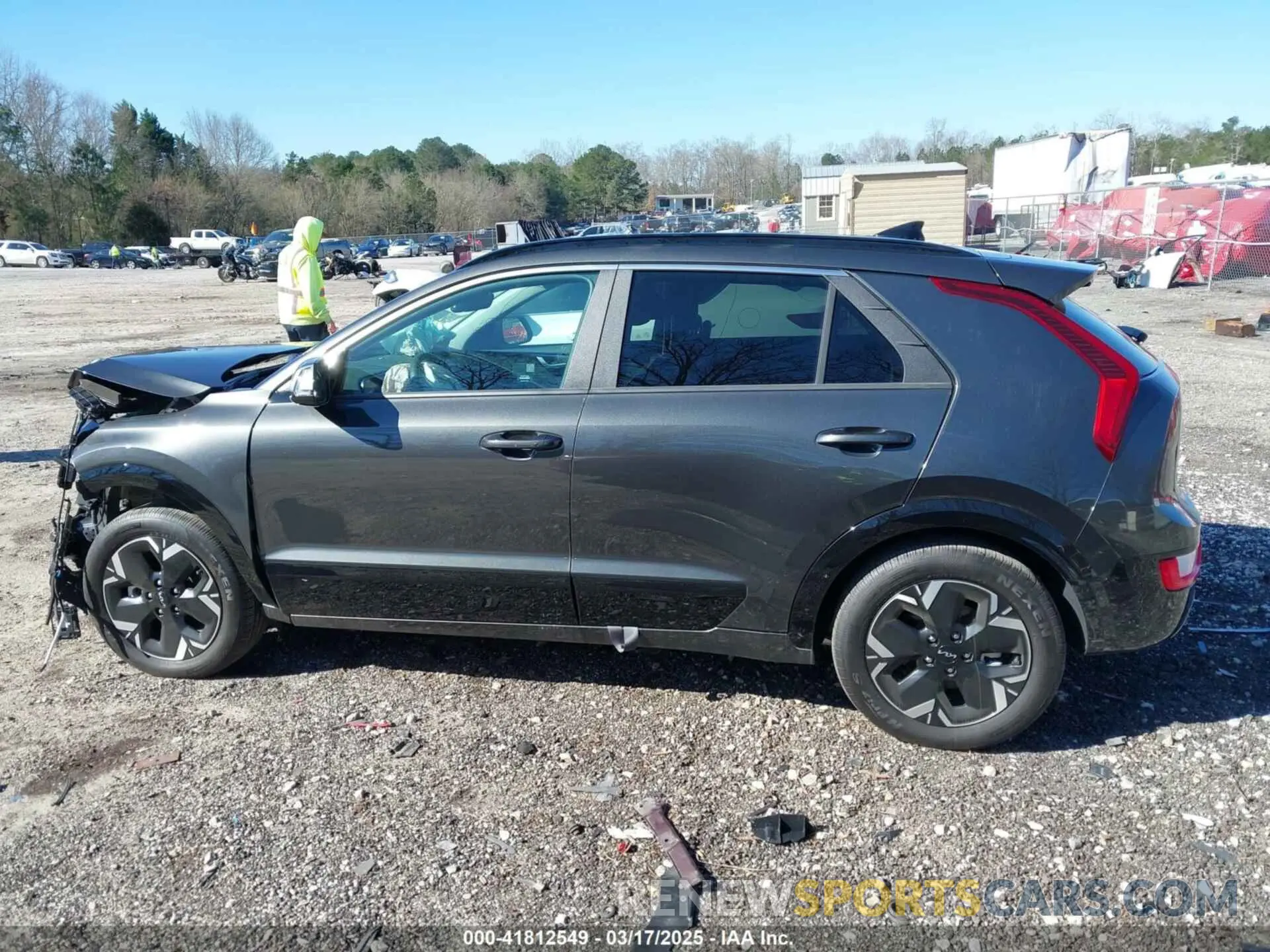15 Photograph of a damaged car KNDCR3L18R5120606 KIA NIRO EV 2024