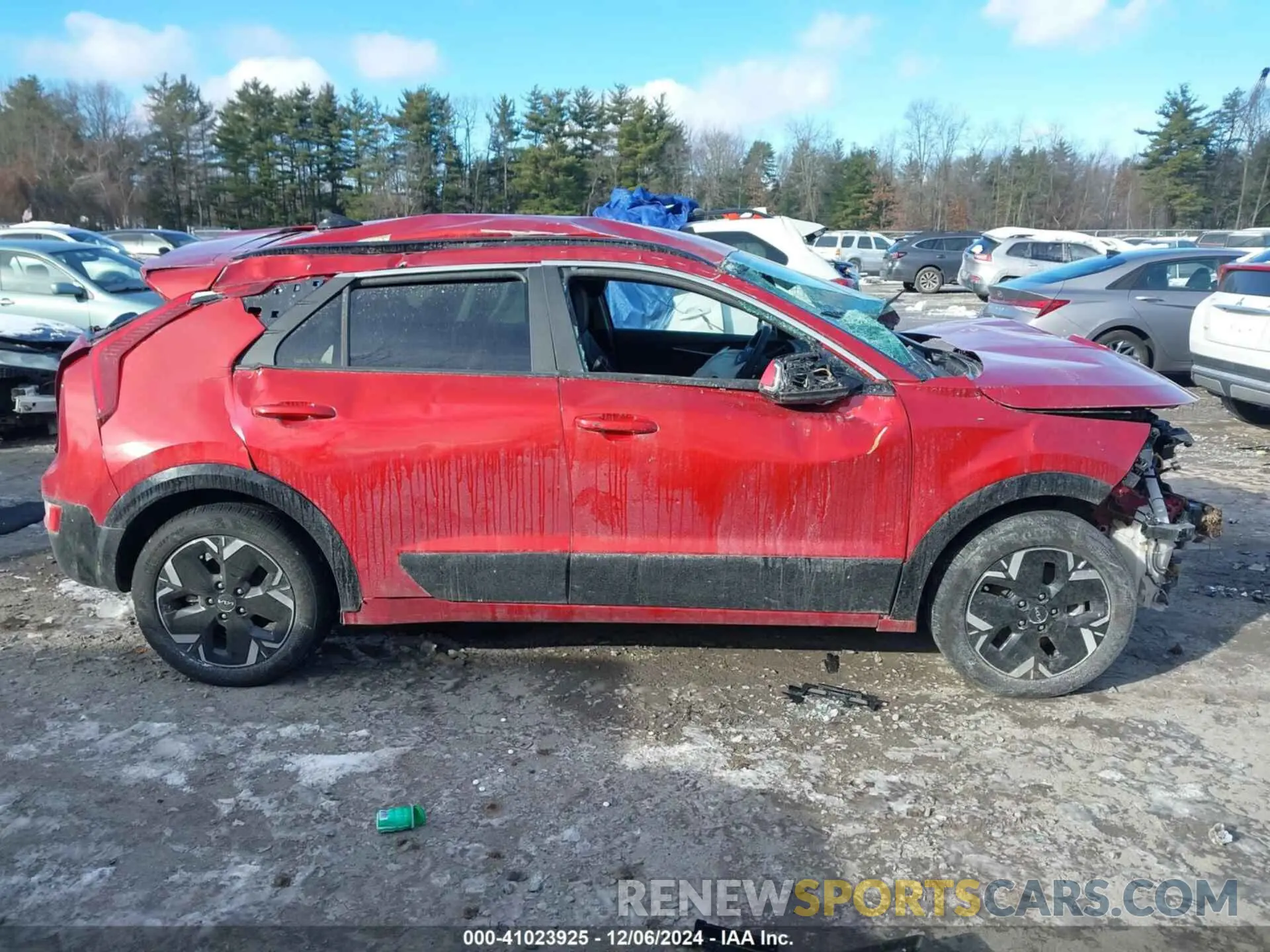 12 Photograph of a damaged car KNDCR3L19R5091214 KIA NIRO EV 2024
