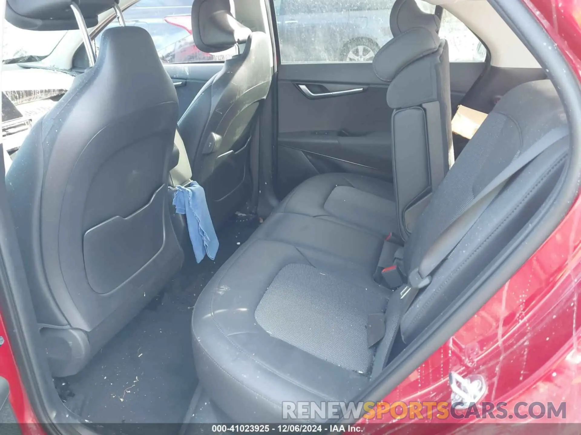 8 Photograph of a damaged car KNDCR3L19R5091214 KIA NIRO EV 2024