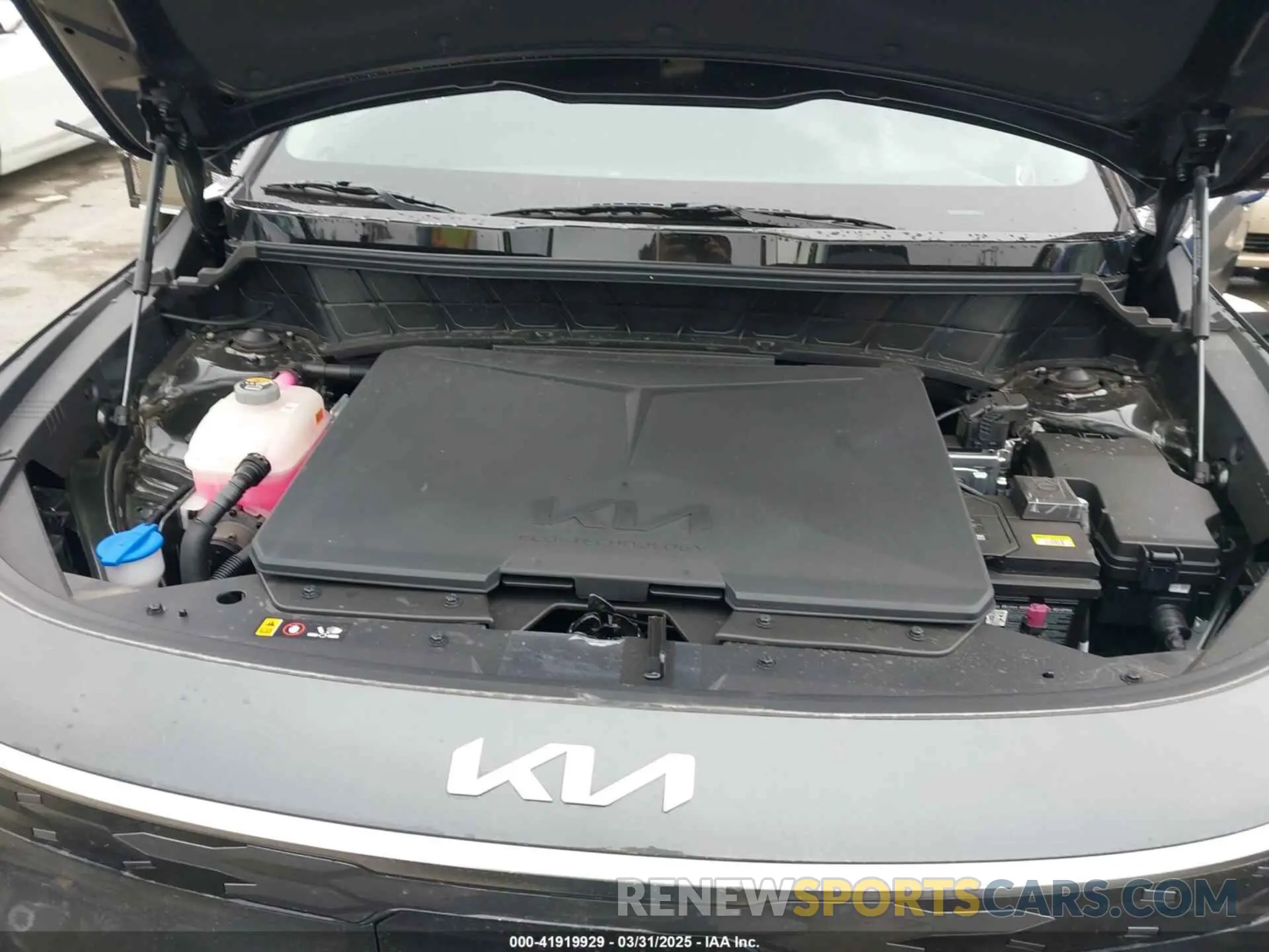 10 Photograph of a damaged car KNDCR3L17S5136544 KIA NIRO EV 2025