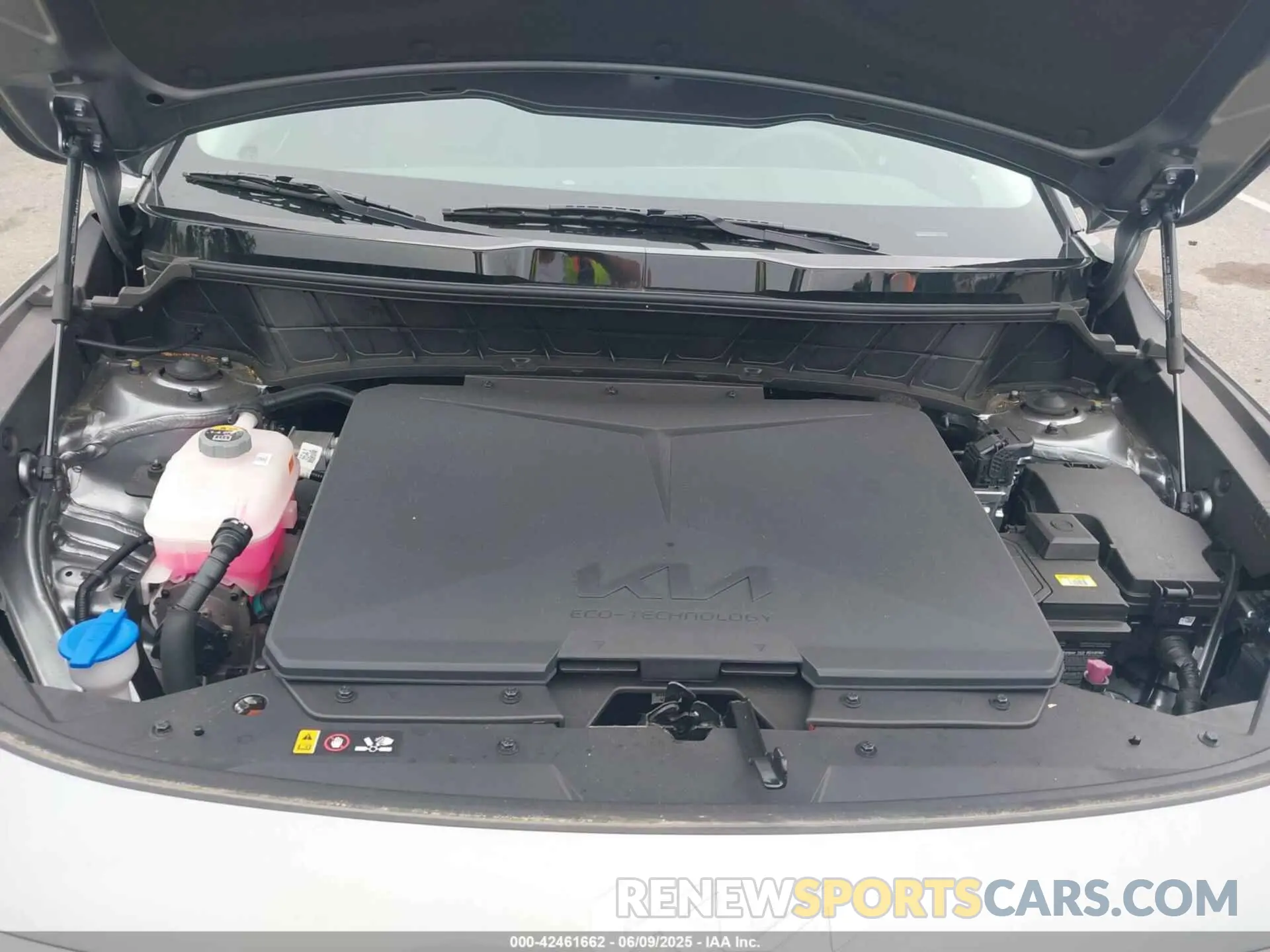 10 Photograph of a damaged car KNDCR3L18S5133832 KIA NIRO EV 2025