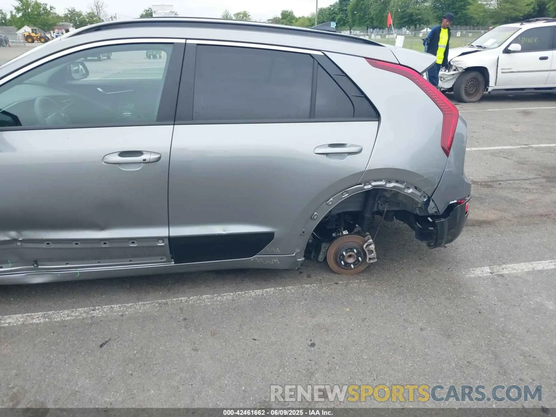 6 Photograph of a damaged car KNDCR3L18S5133832 KIA NIRO EV 2025
