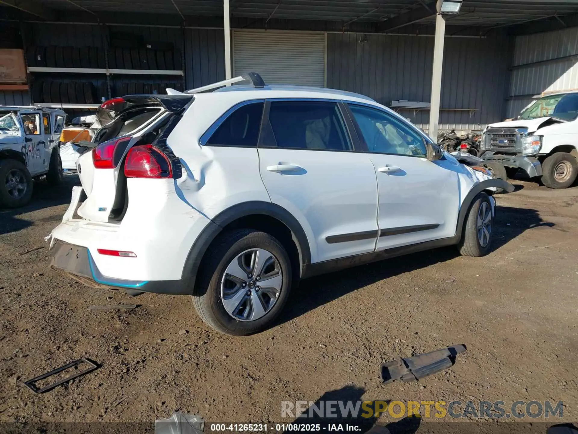 4 Photograph of a damaged car KNDCM3LD0K5283166 KIA NIRO PLUG-IN HYBRID 2019