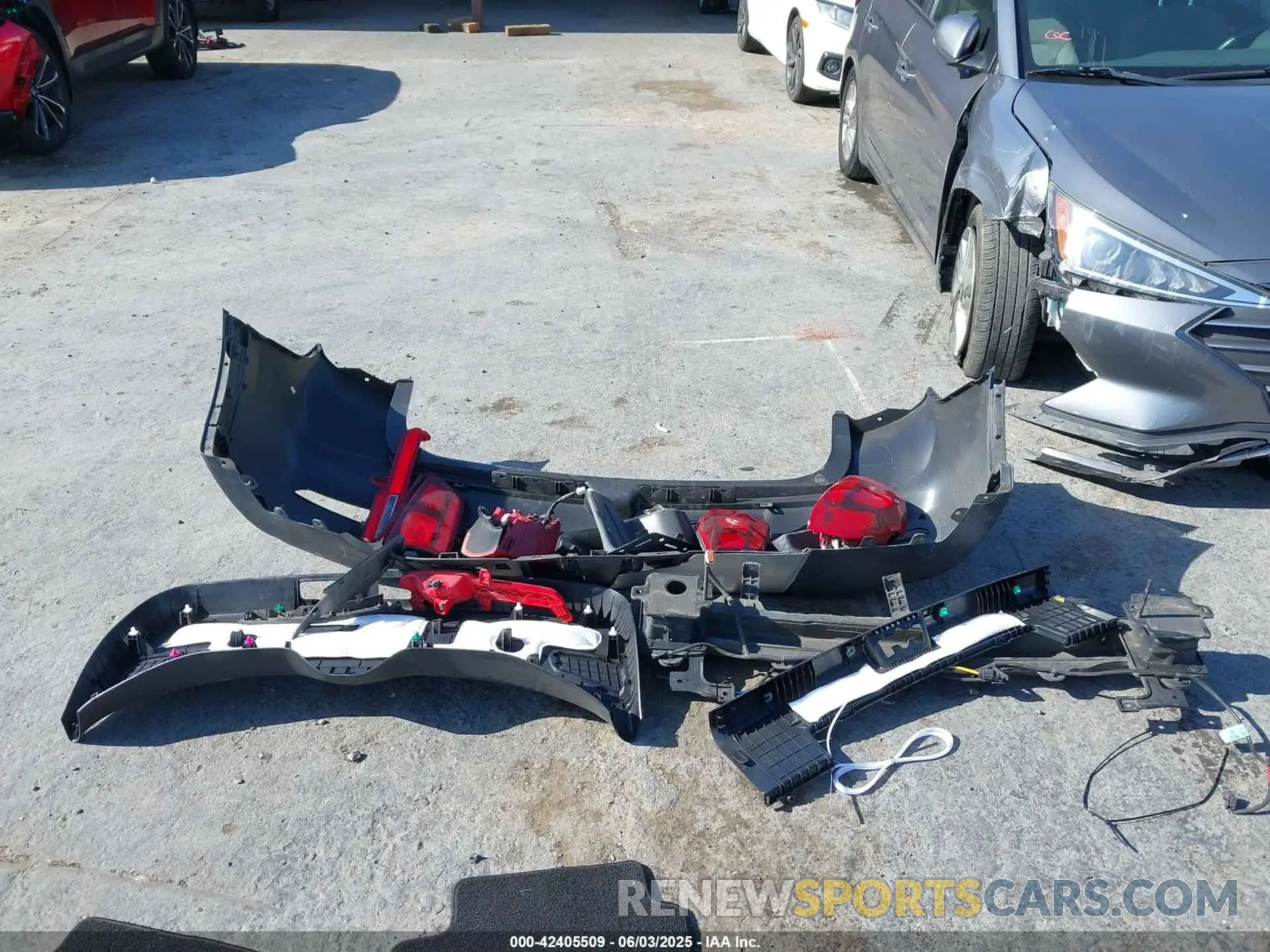 12 Photograph of a damaged car KNDCM3LD1K5216916 KIA NIRO PLUG-IN HYBRID 2019