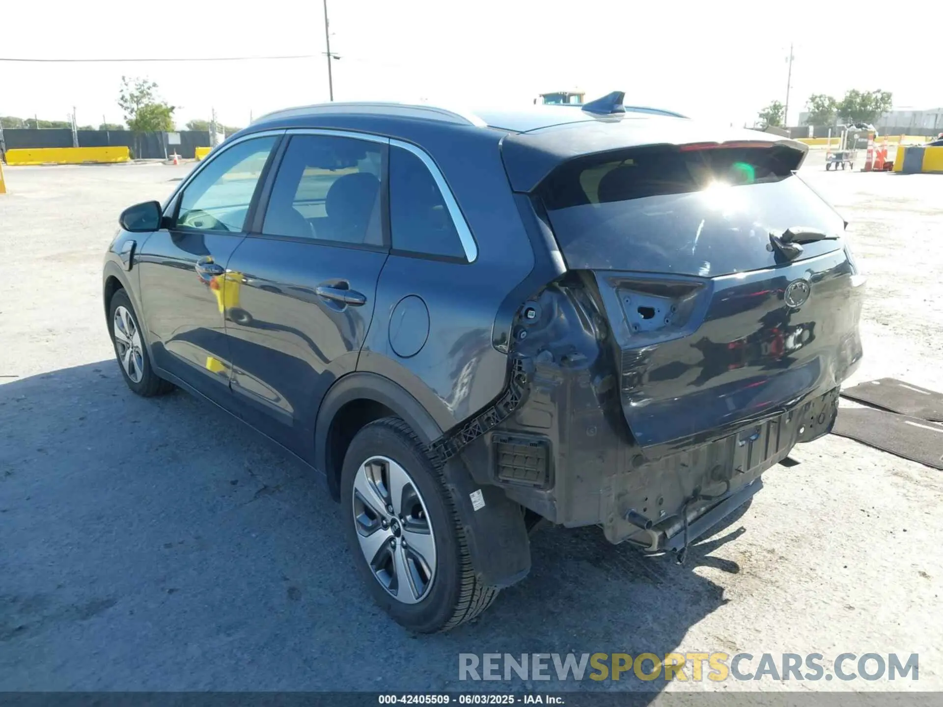 3 Photograph of a damaged car KNDCM3LD1K5216916 KIA NIRO PLUG-IN HYBRID 2019