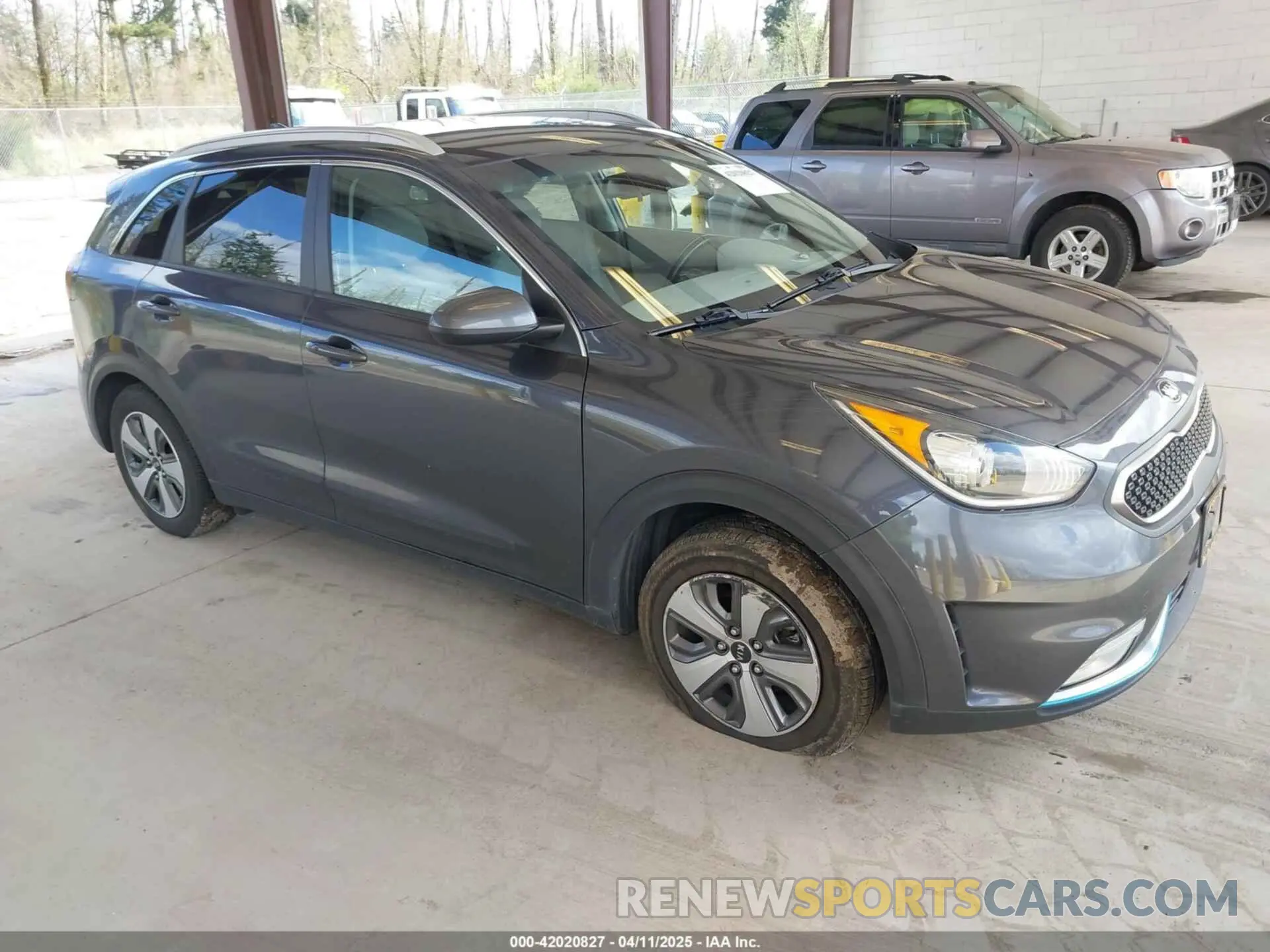 1 Photograph of a damaged car KNDCM3LD1K5217385 KIA NIRO PLUG-IN HYBRID 2019
