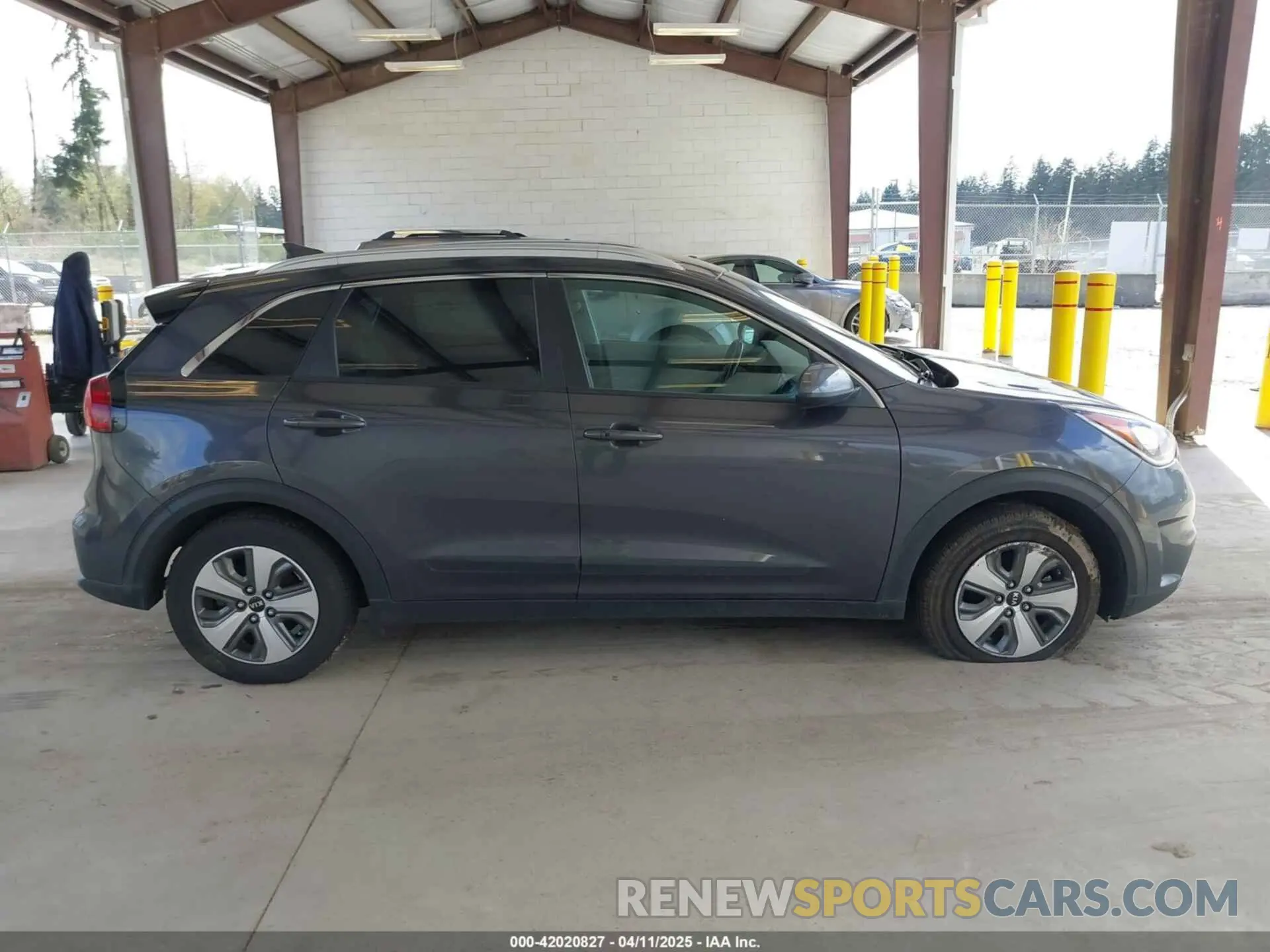 14 Photograph of a damaged car KNDCM3LD1K5217385 KIA NIRO PLUG-IN HYBRID 2019