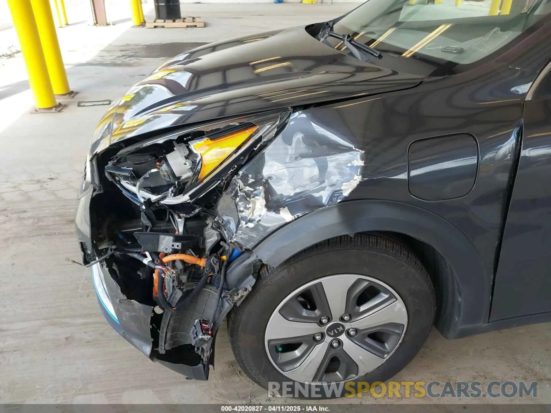 6 Photograph of a damaged car KNDCM3LD1K5217385 KIA NIRO PLUG-IN HYBRID 2019