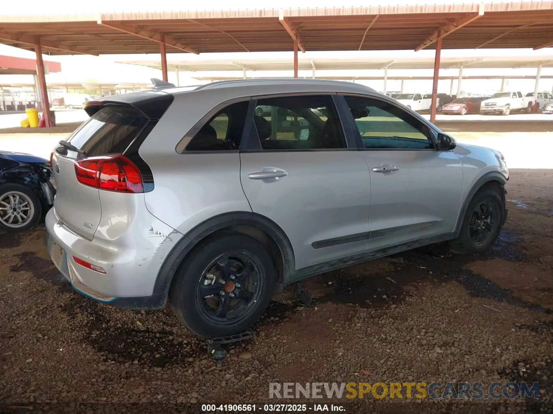 4 Photograph of a damaged car KNDCM3LD1K5232291 KIA NIRO PLUG-IN HYBRID 2019