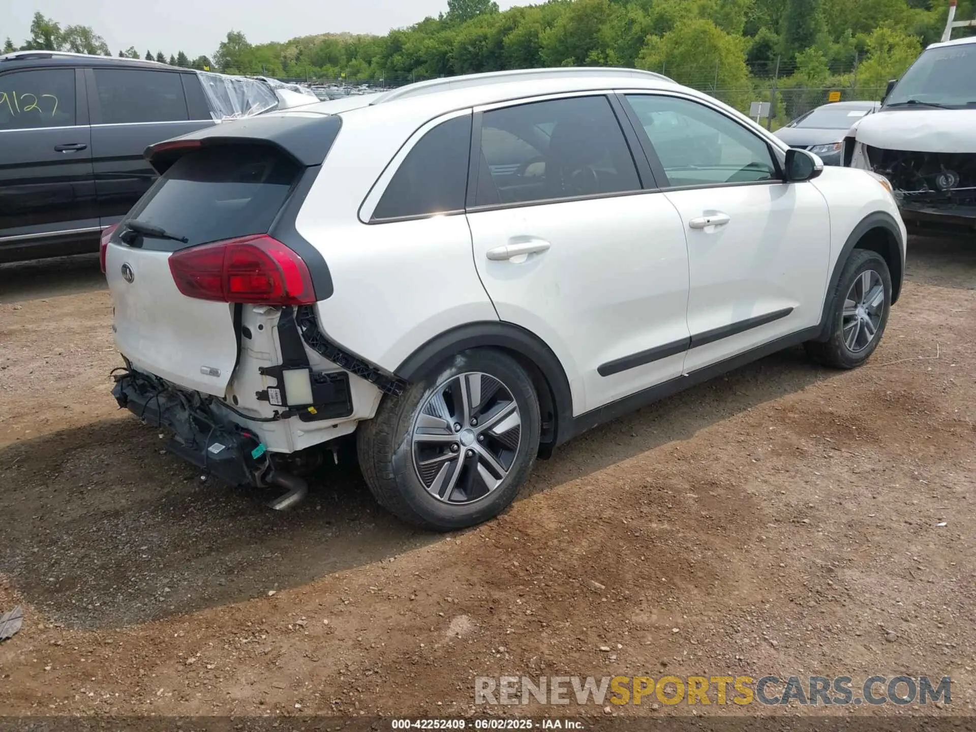 4 Photograph of a damaged car KNDCC3LD0L5439033 KIA NIRO PLUG-IN HYBRID 2020