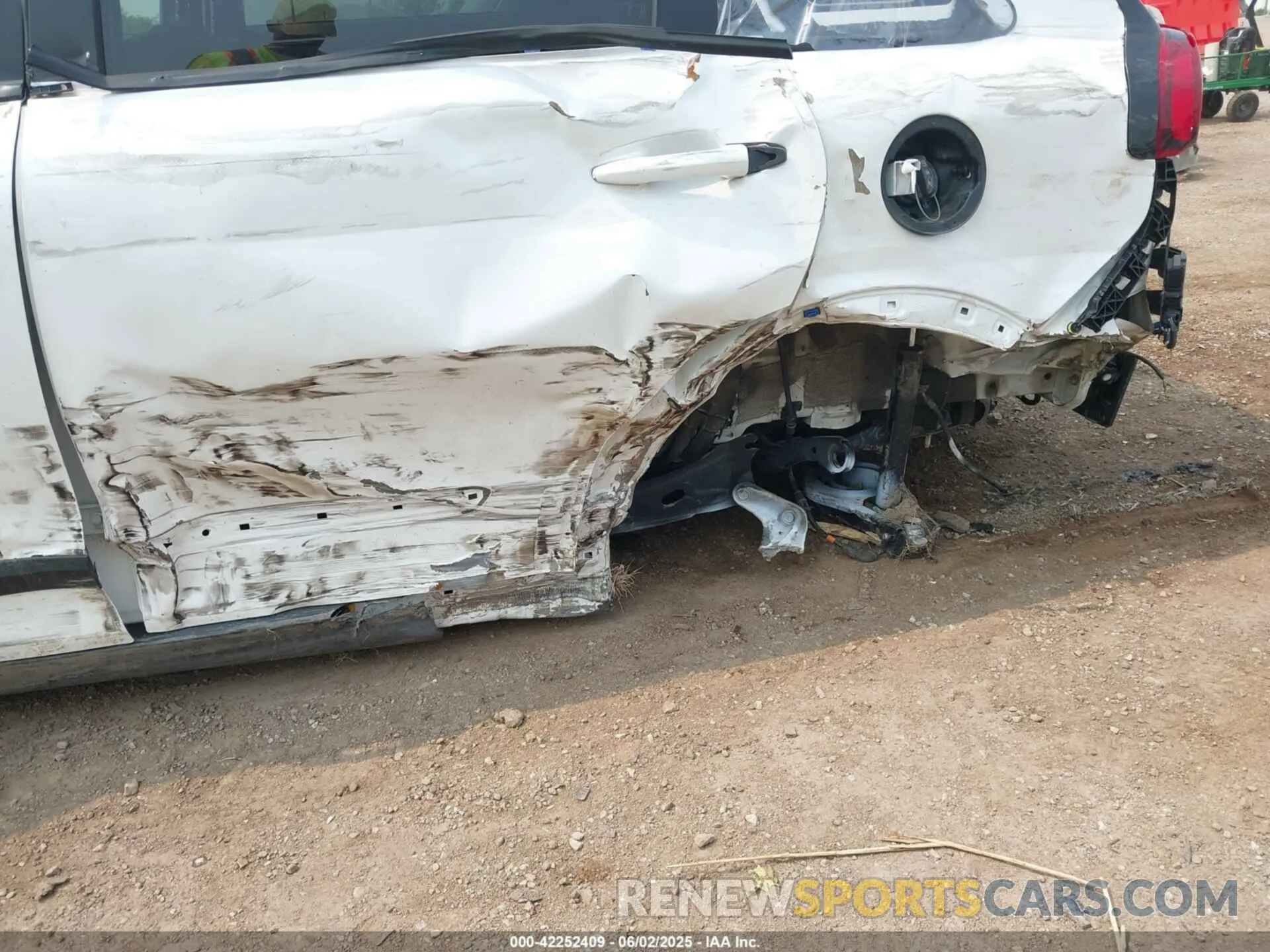 6 Photograph of a damaged car KNDCC3LD0L5439033 KIA NIRO PLUG-IN HYBRID 2020
