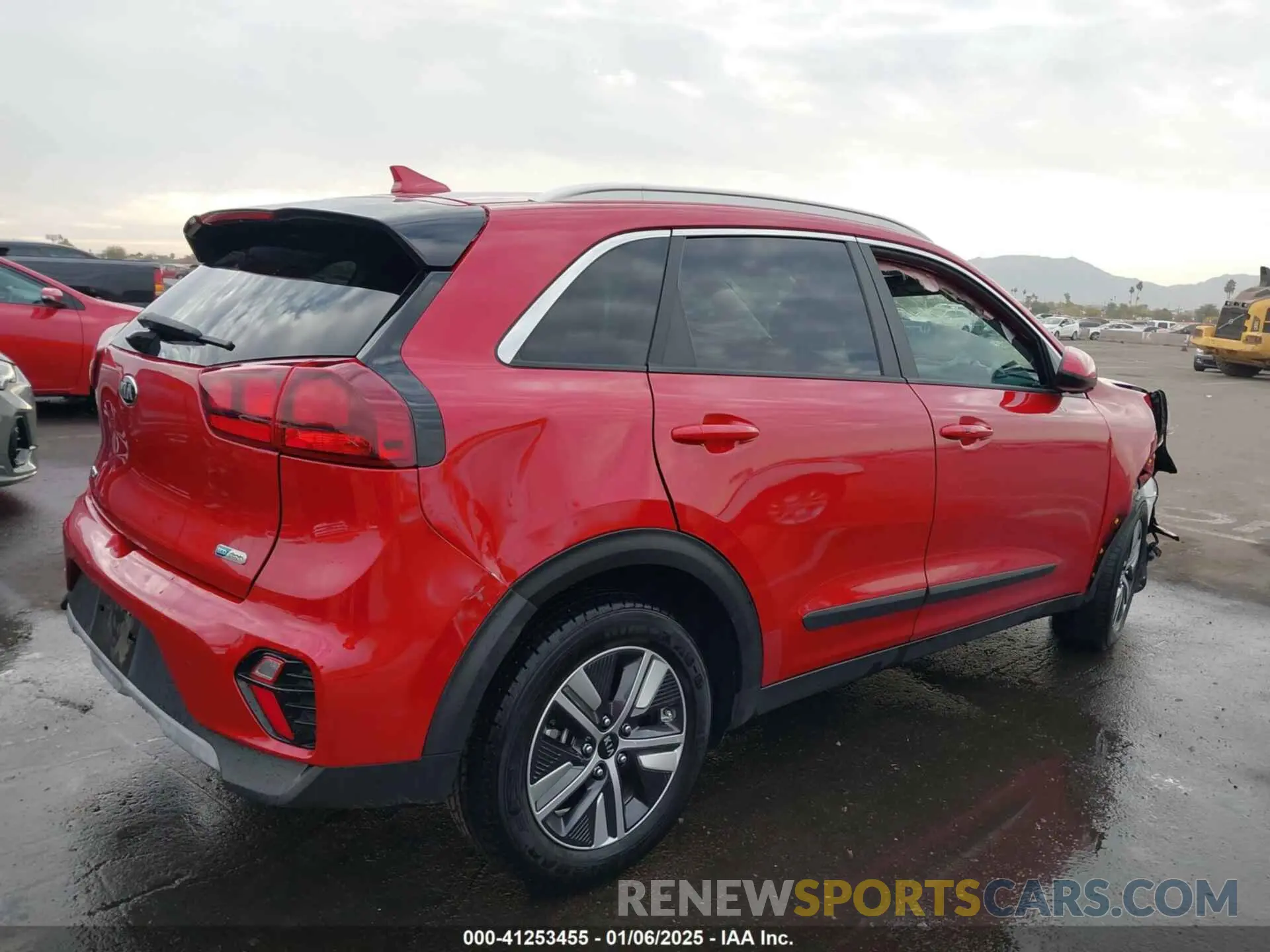 4 Photograph of a damaged car KNDCM3LD1L5452600 KIA NIRO PLUG-IN HYBRID 2020