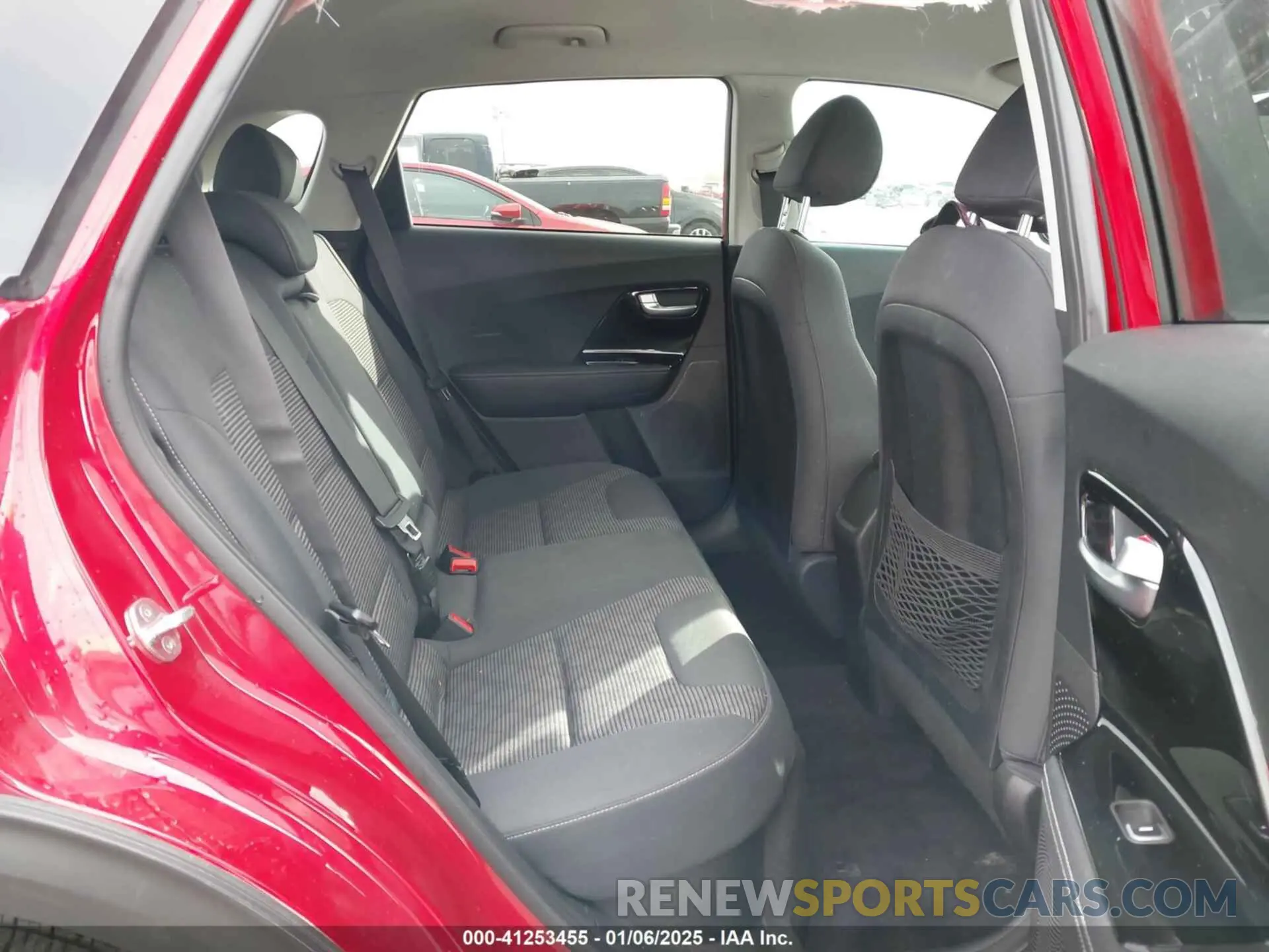 8 Photograph of a damaged car KNDCM3LD1L5452600 KIA NIRO PLUG-IN HYBRID 2020