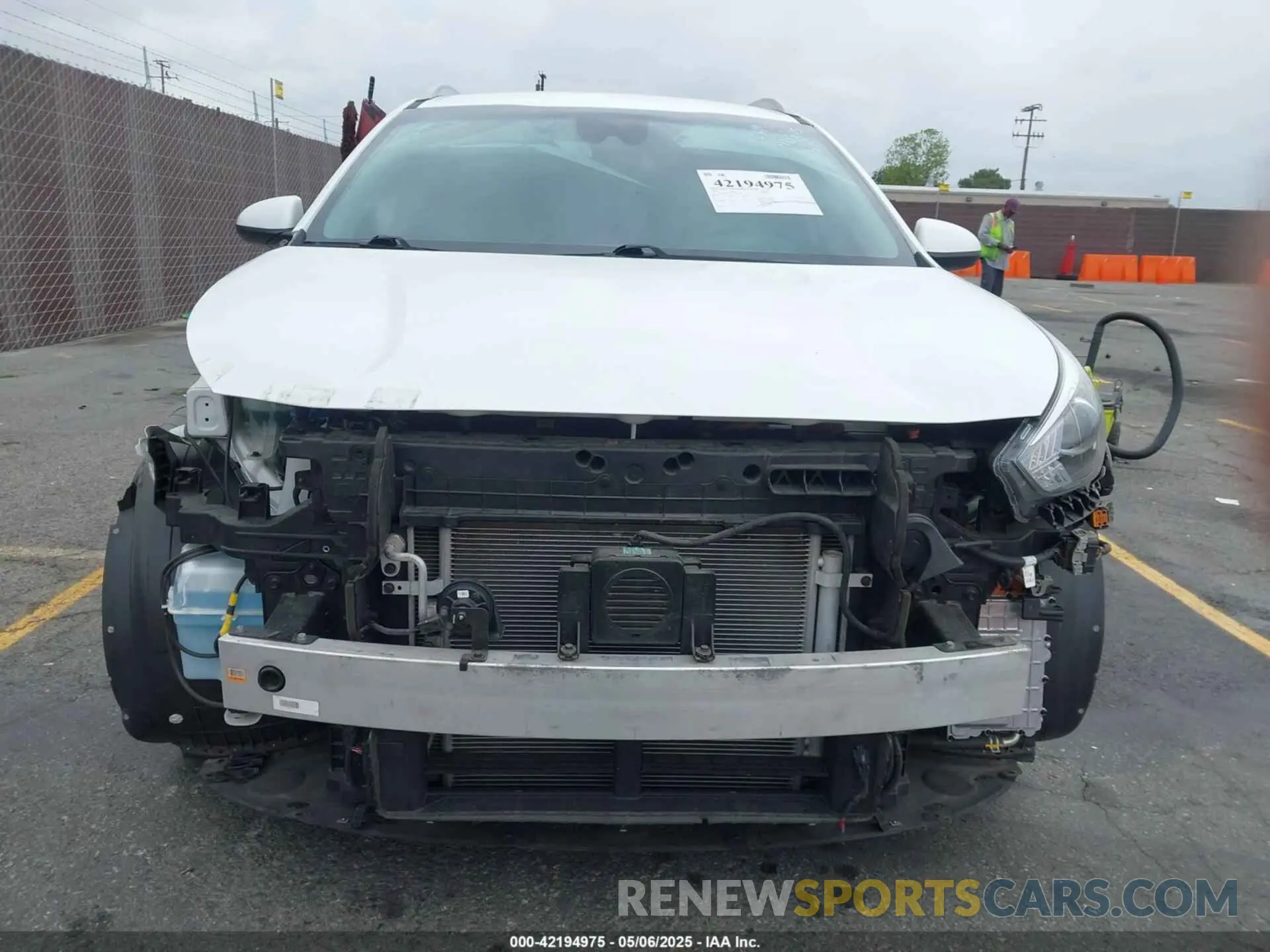 13 Photograph of a damaged car KNDCM3LD6L5403988 KIA NIRO PLUG-IN HYBRID 2020