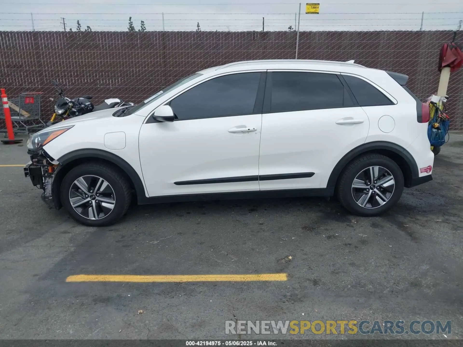 15 Photograph of a damaged car KNDCM3LD6L5403988 KIA NIRO PLUG-IN HYBRID 2020