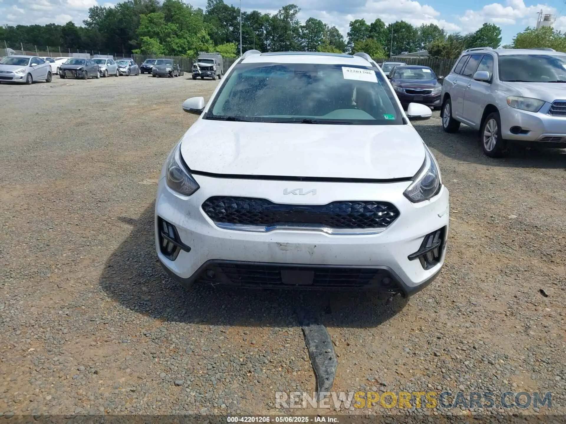 12 Photograph of a damaged car KNDCC3LD9N5504948 KIA NIRO PLUG-IN HYBRID 2022