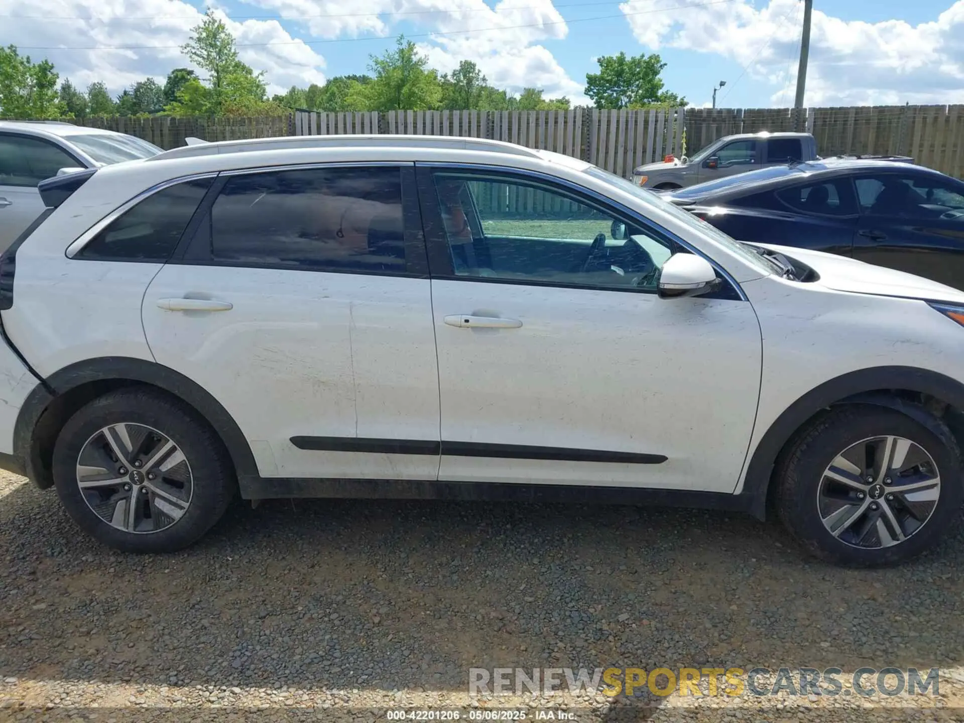 13 Photograph of a damaged car KNDCC3LD9N5504948 KIA NIRO PLUG-IN HYBRID 2022