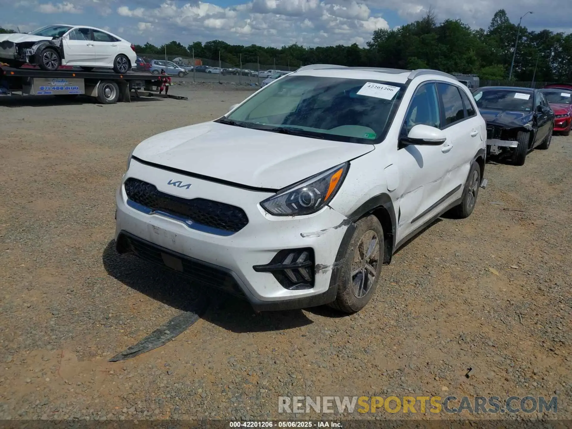 2 Photograph of a damaged car KNDCC3LD9N5504948 KIA NIRO PLUG-IN HYBRID 2022