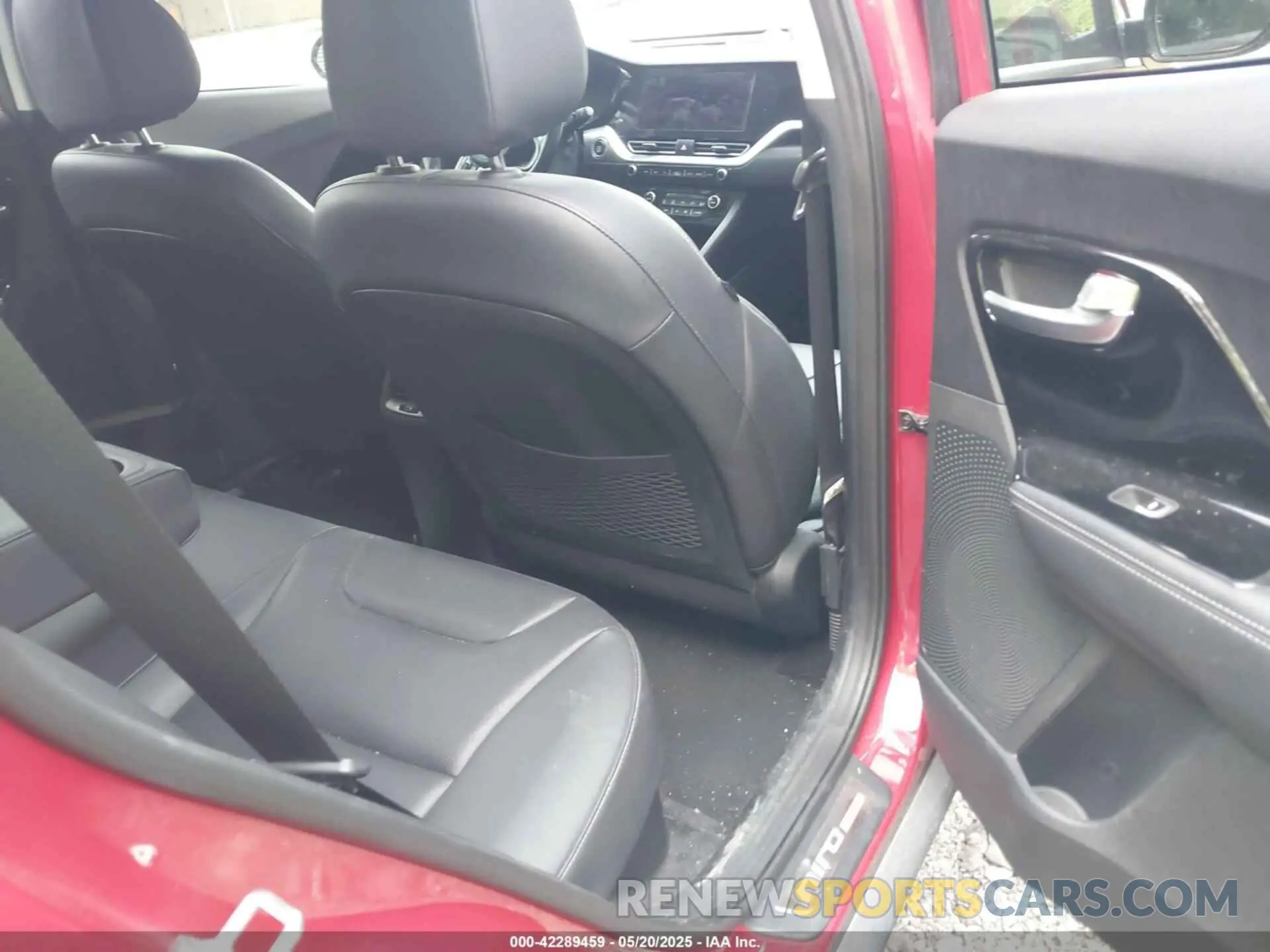 8 Photograph of a damaged car KNDCC3LD9N5532538 KIA NIRO PLUG-IN HYBRID 2022