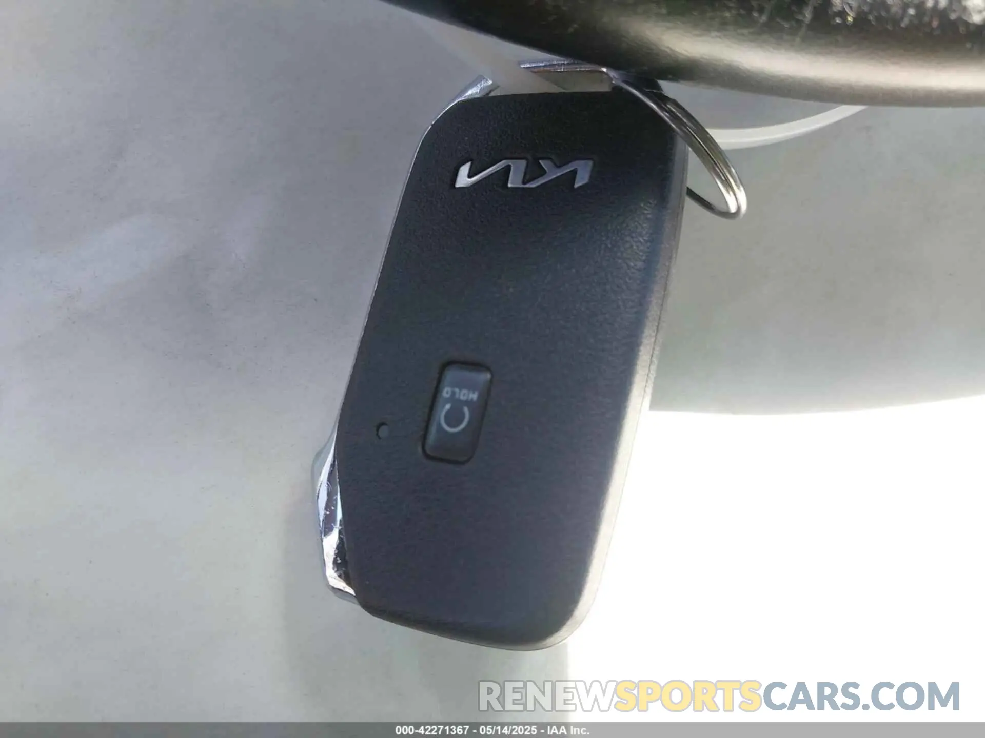 11 Photograph of a damaged car KNDCD3LD1N5498852 KIA NIRO PLUG-IN HYBRID 2022