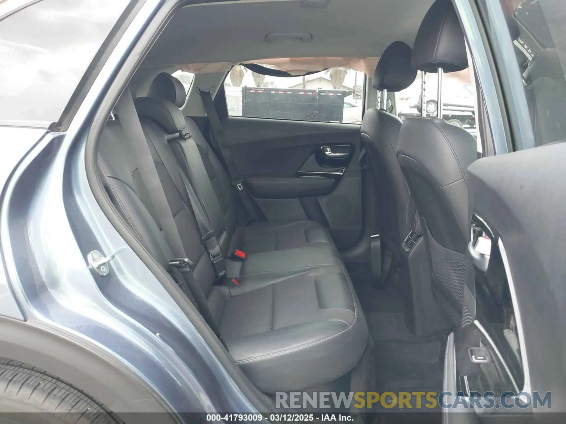 8 Photograph of a damaged car KNDCD3LD3N5520866 KIA NIRO PLUG-IN HYBRID 2022