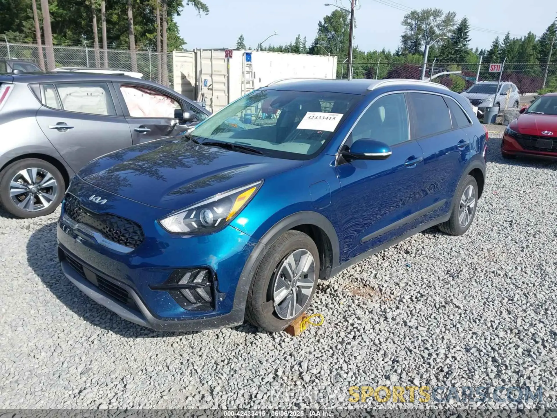 2 Photograph of a damaged car KNDCD3LD8N5530549 KIA NIRO PLUG-IN HYBRID 2022