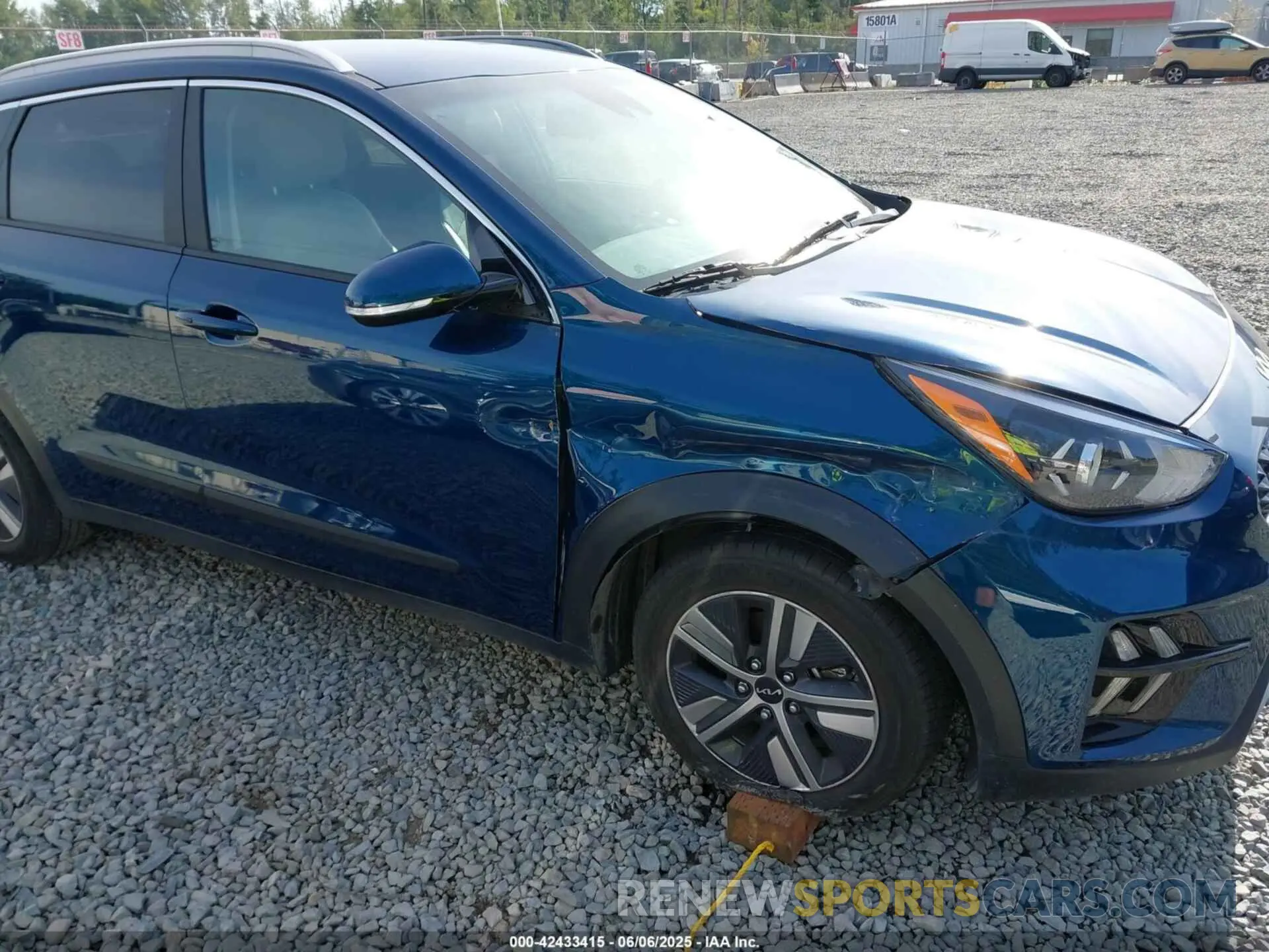 6 Photograph of a damaged car KNDCD3LD8N5530549 KIA NIRO PLUG-IN HYBRID 2022