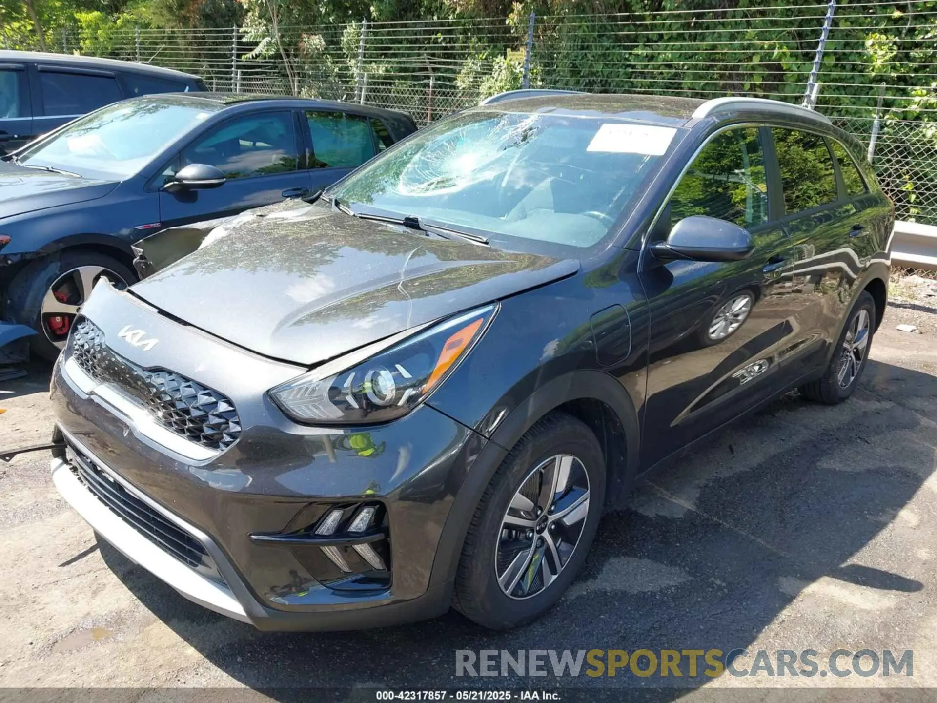 2 Photograph of a damaged car KNDCM3LD0N5515317 KIA NIRO PLUG-IN HYBRID 2022