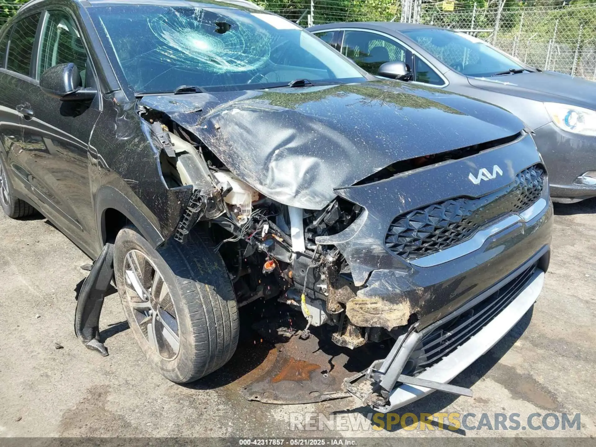 6 Photograph of a damaged car KNDCM3LD0N5515317 KIA NIRO PLUG-IN HYBRID 2022