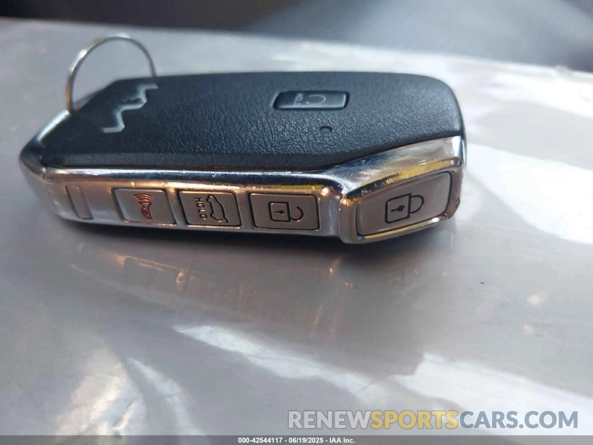 11 Photograph of a damaged car KNDCR3LF6P5055831 KIA NIRO PLUG-IN HYBRID 2023
