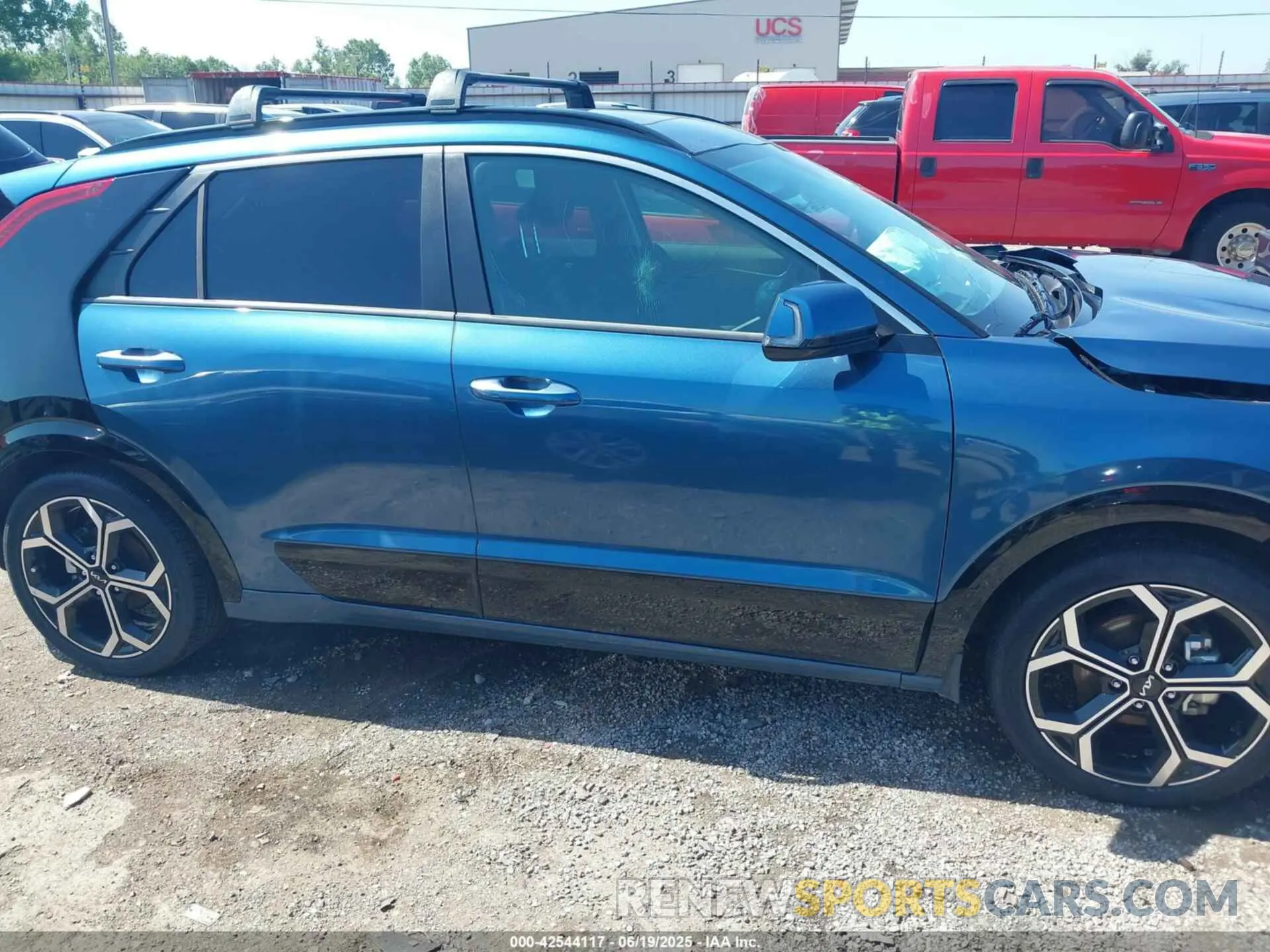 14 Photograph of a damaged car KNDCR3LF6P5055831 KIA NIRO PLUG-IN HYBRID 2023