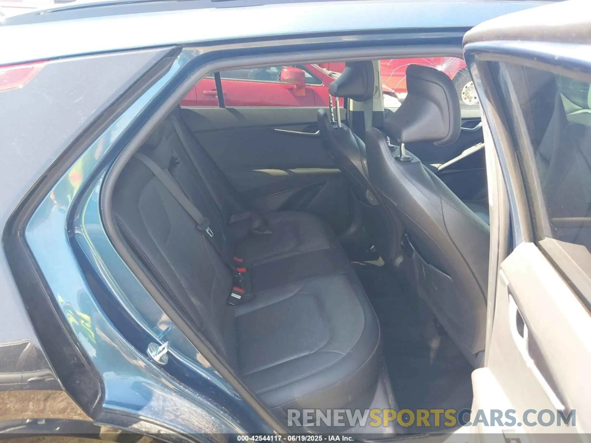 8 Photograph of a damaged car KNDCR3LF6P5055831 KIA NIRO PLUG-IN HYBRID 2023