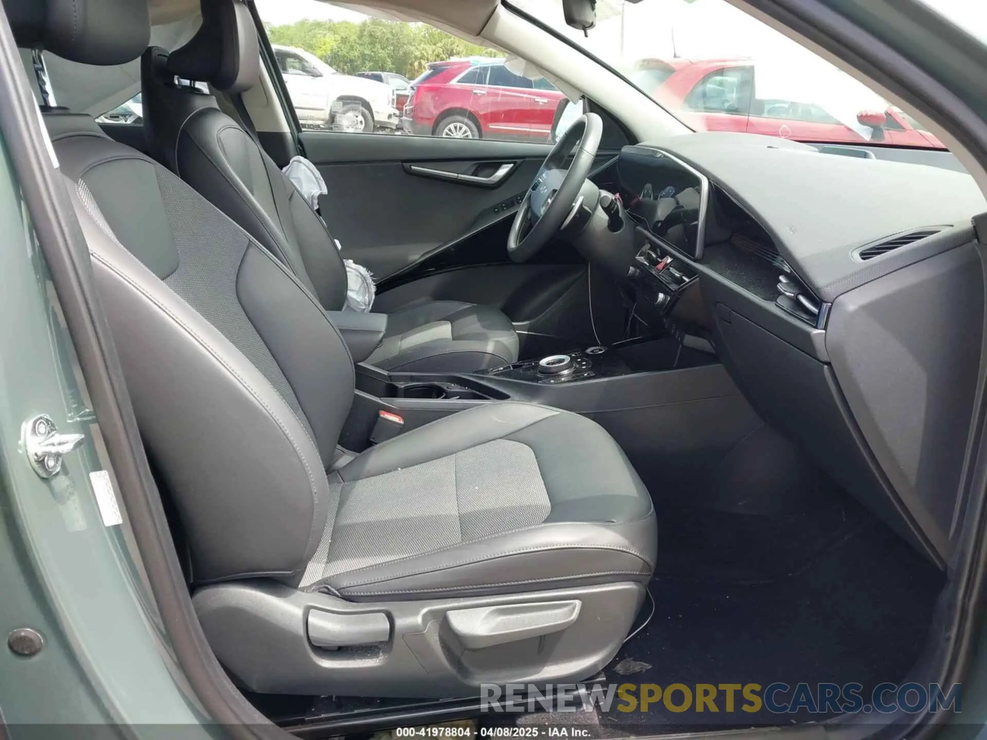 5 Photograph of a damaged car KNDCS3LF1P5067597 KIA NIRO PLUG-IN HYBRID 2023