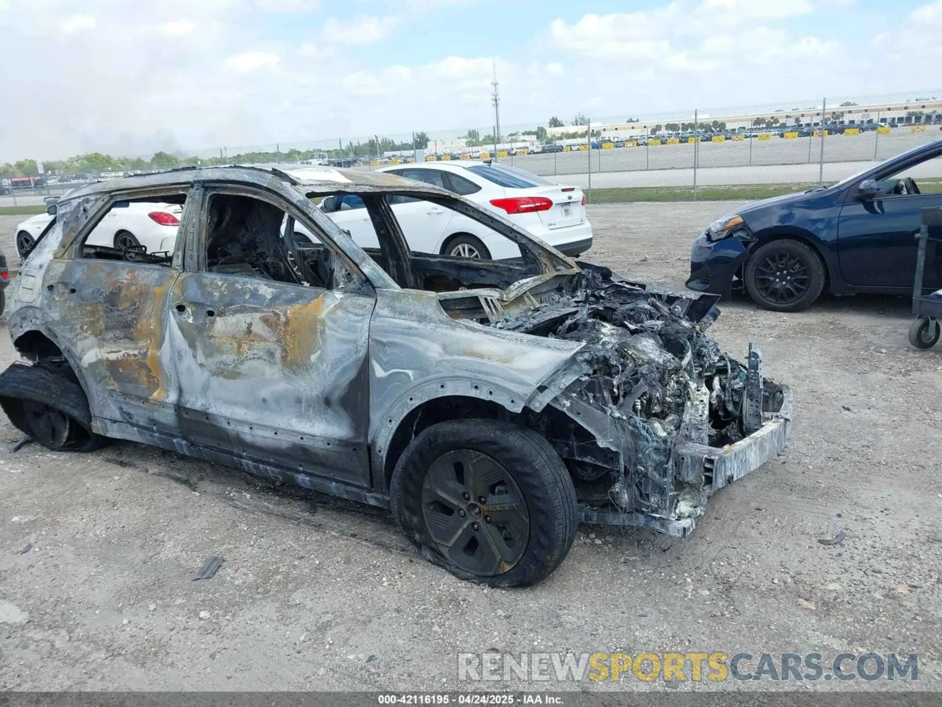 1 Photograph of a damaged car KNDCS3LF3R5124238 KIA NIRO PLUG-IN HYBRID 2024