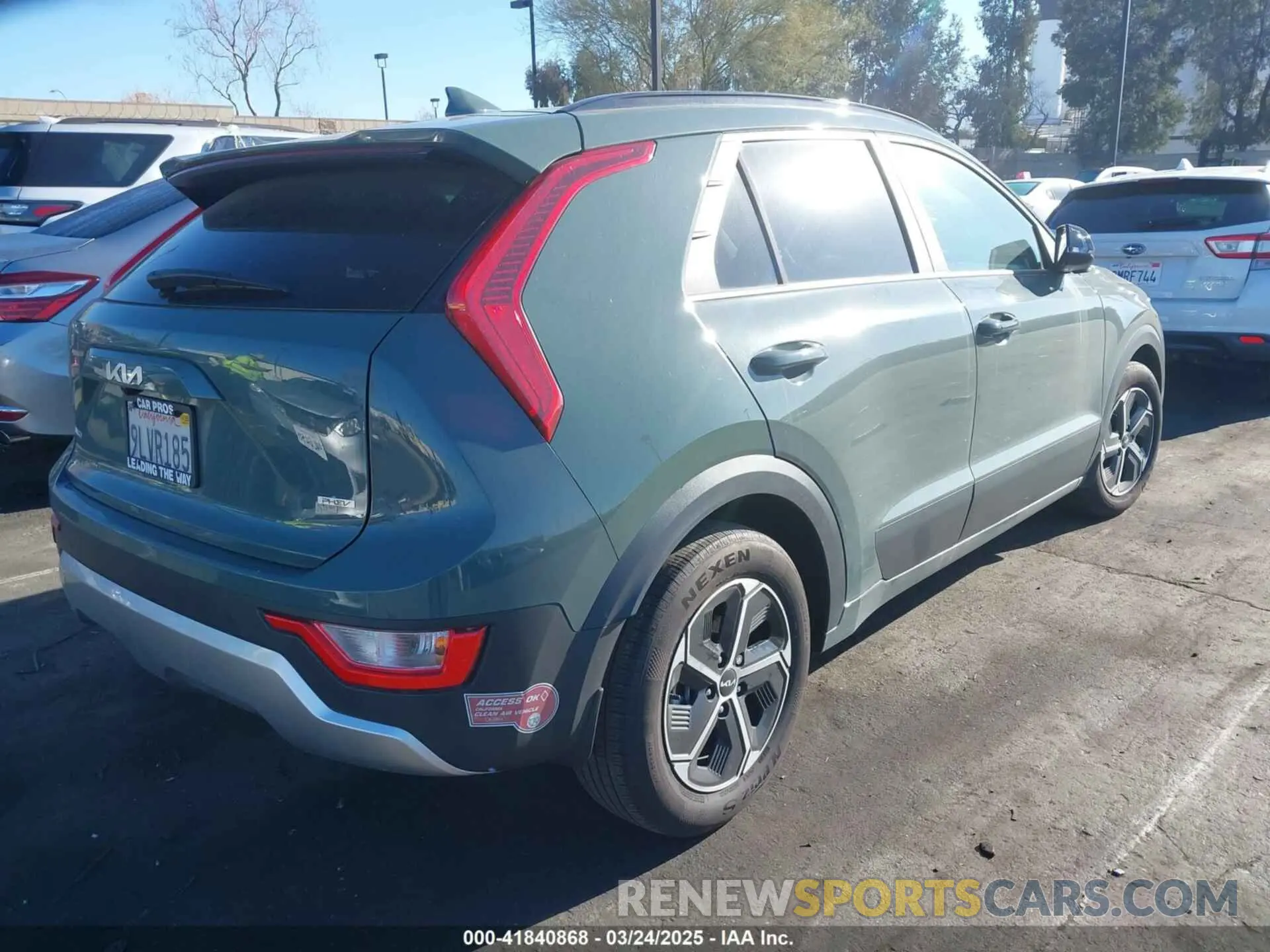 4 Photograph of a damaged car KNDCS3LF8R5171202 KIA NIRO PLUG-IN HYBRID 2024
