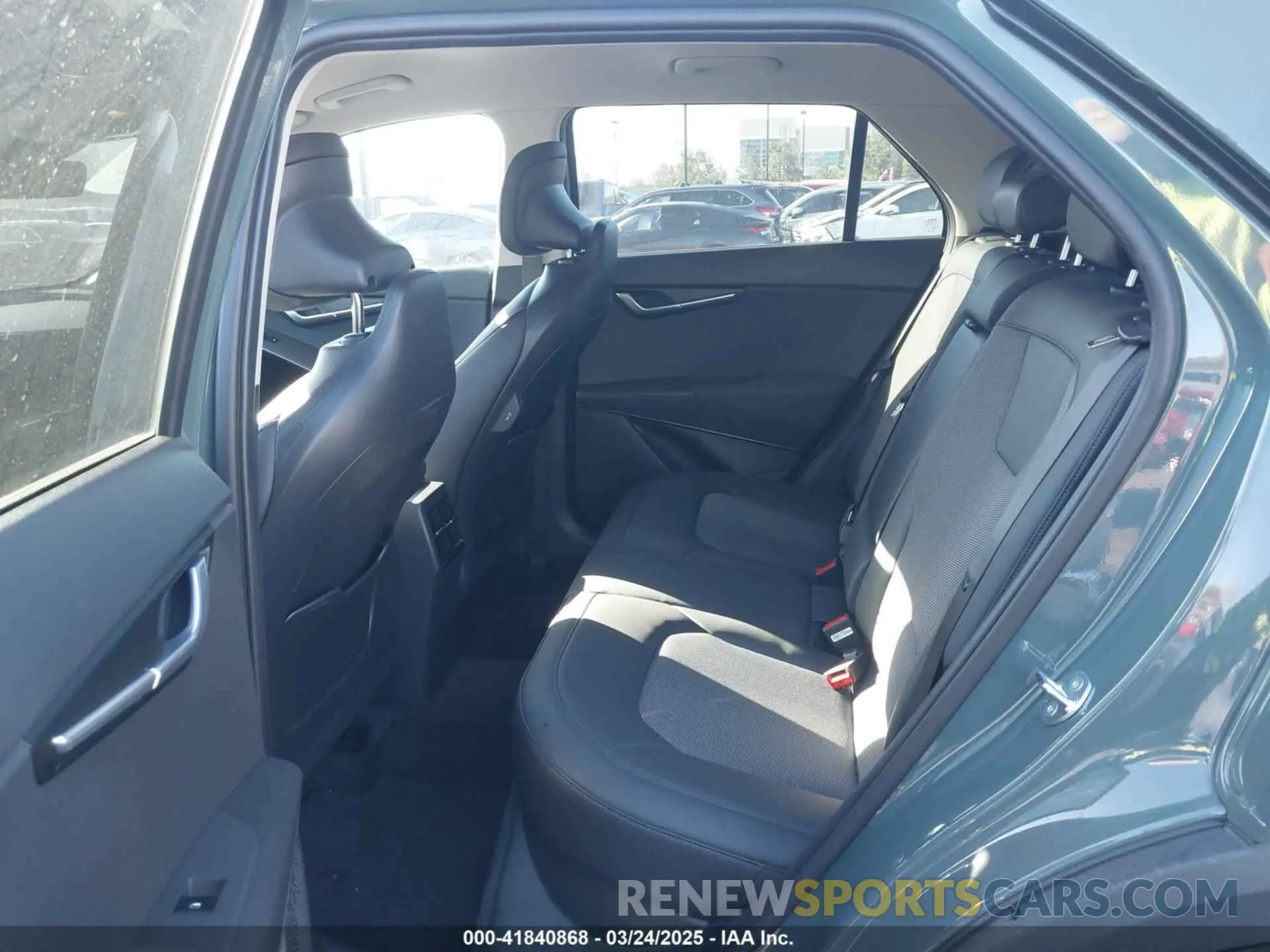 8 Photograph of a damaged car KNDCS3LF8R5171202 KIA NIRO PLUG-IN HYBRID 2024