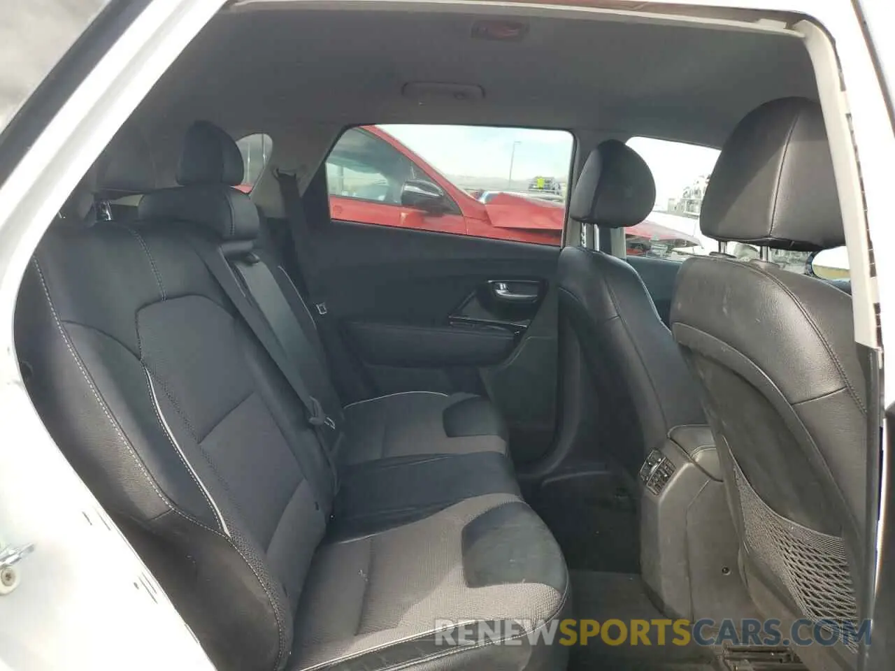 11 Photograph of a damaged car KNDCC3LG0N5159285 KIA NIRO S 2022