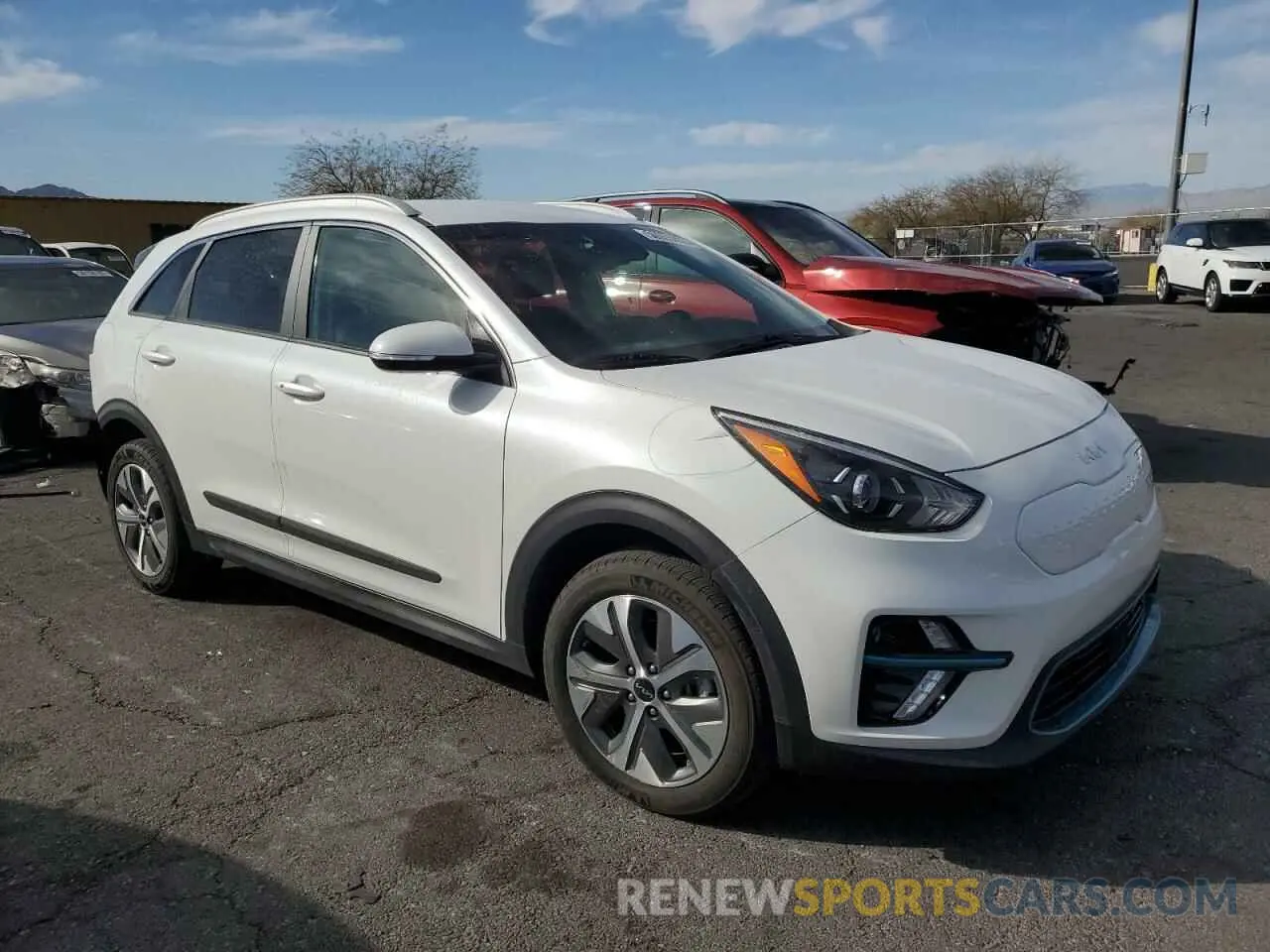 4 Photograph of a damaged car KNDCC3LG0N5159285 KIA NIRO S 2022