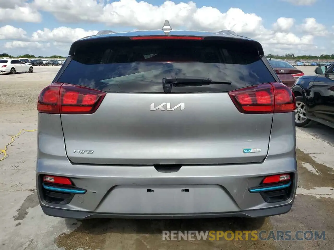 6 Photograph of a damaged car KNDCC3LG0N5161196 KIA NIRO S 2022