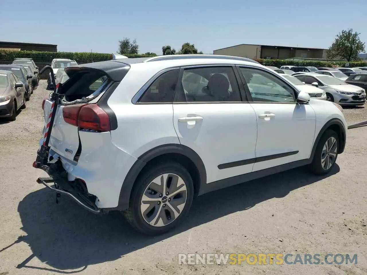3 Photograph of a damaged car KNDCC3LG1N5161272 KIA NIRO S 2022