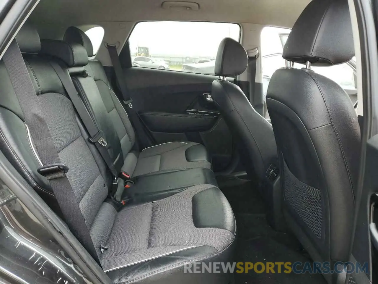 10 Photograph of a damaged car KNDCC3LG2N5134212 KIA NIRO S 2022