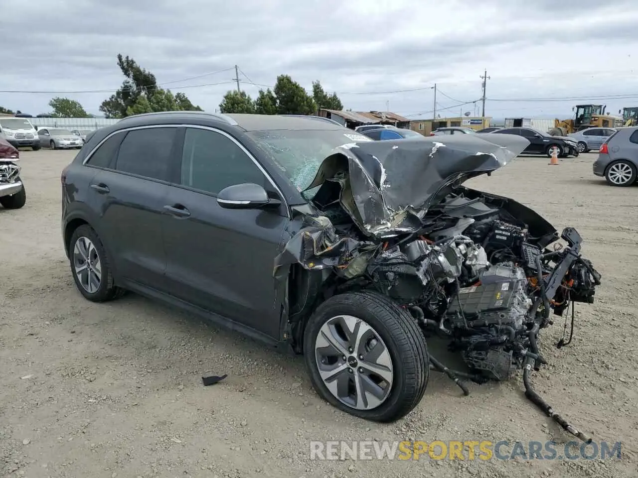 4 Photograph of a damaged car KNDCC3LG2N5134212 KIA NIRO S 2022