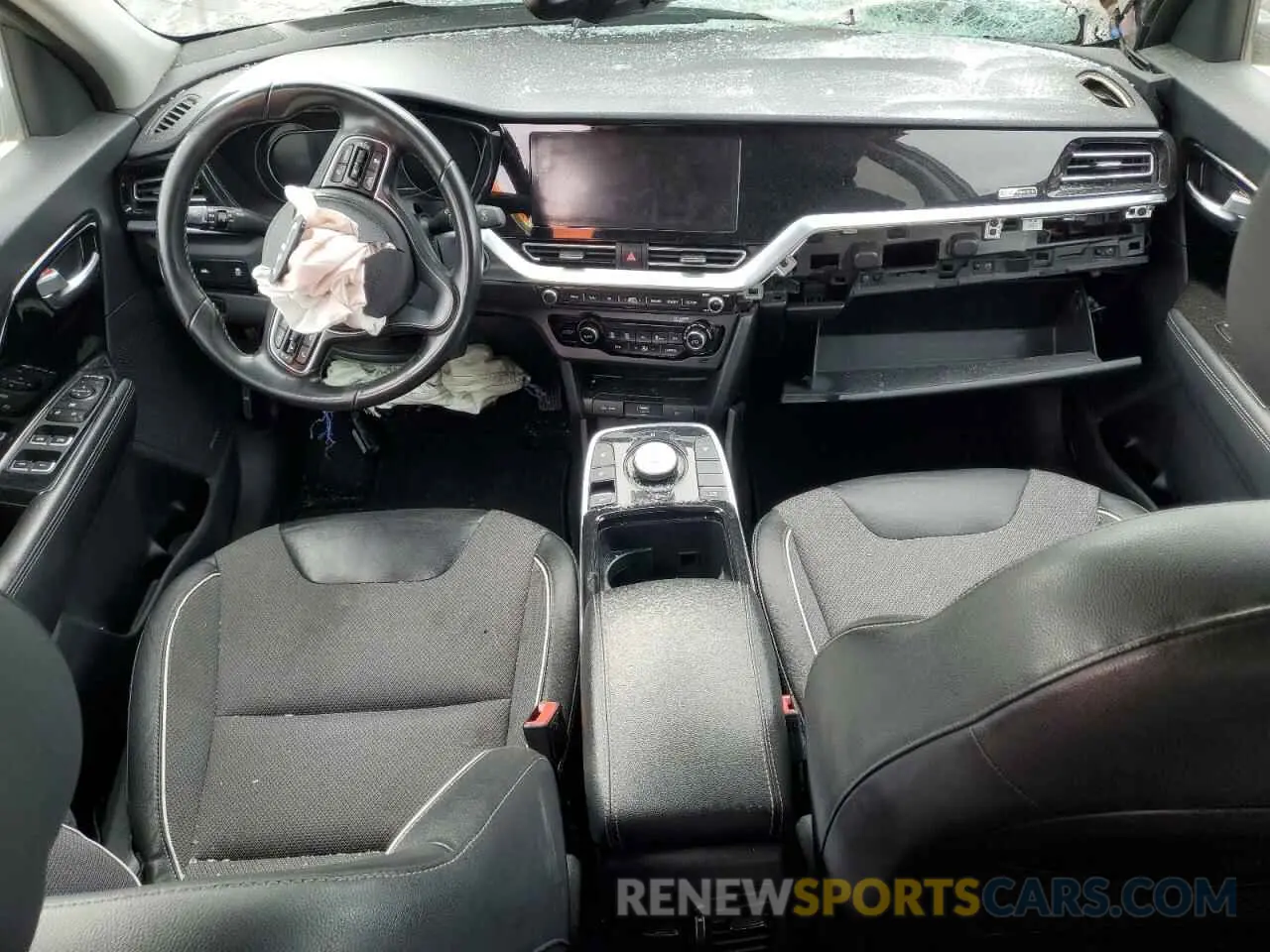 8 Photograph of a damaged car KNDCC3LG2N5134212 KIA NIRO S 2022