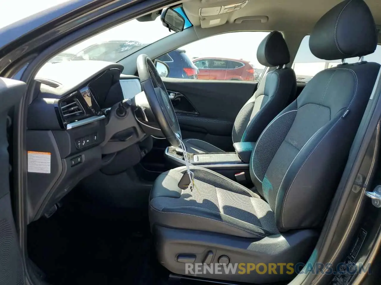 7 Photograph of a damaged car KNDCC3LG4N5133675 KIA NIRO S 2022