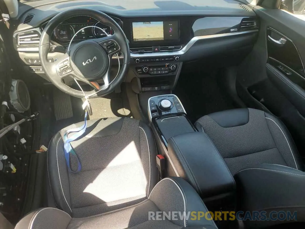 8 Photograph of a damaged car KNDCC3LG4N5151304 KIA NIRO S 2022