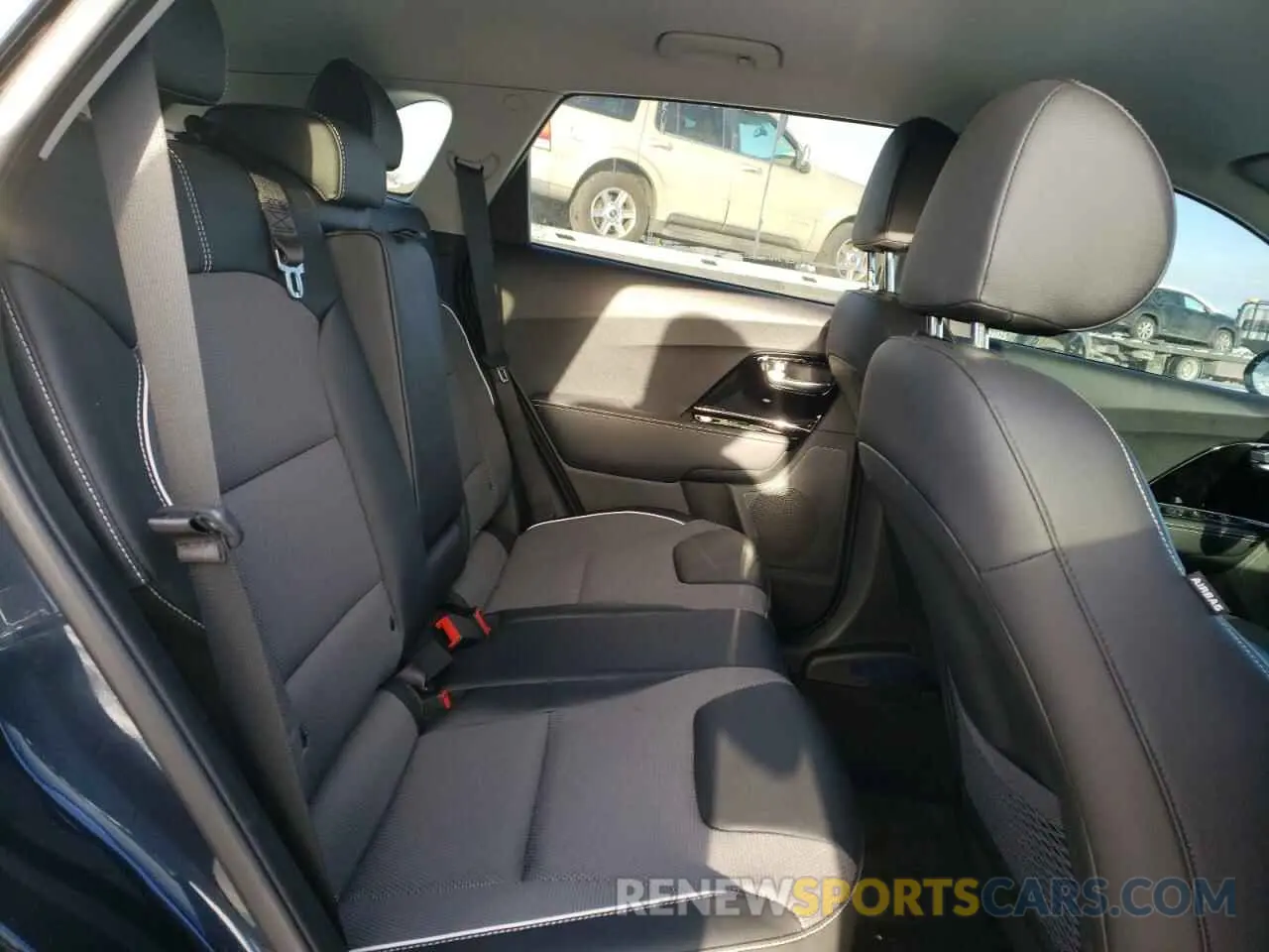 10 Photograph of a damaged car KNDCC3LG5N5122863 KIA NIRO S 2022