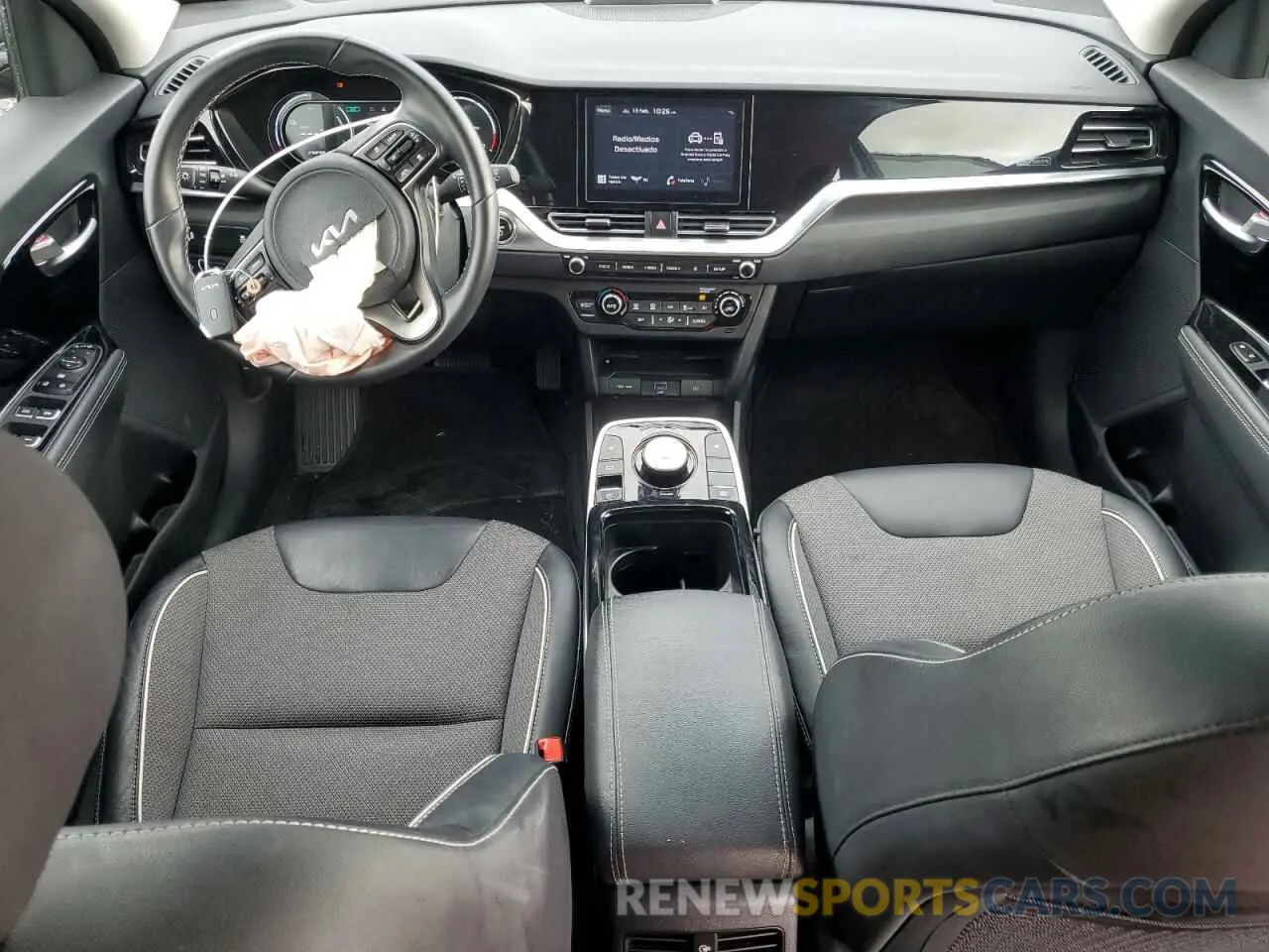 8 Photograph of a damaged car KNDCC3LG5N5160738 KIA NIRO S 2022