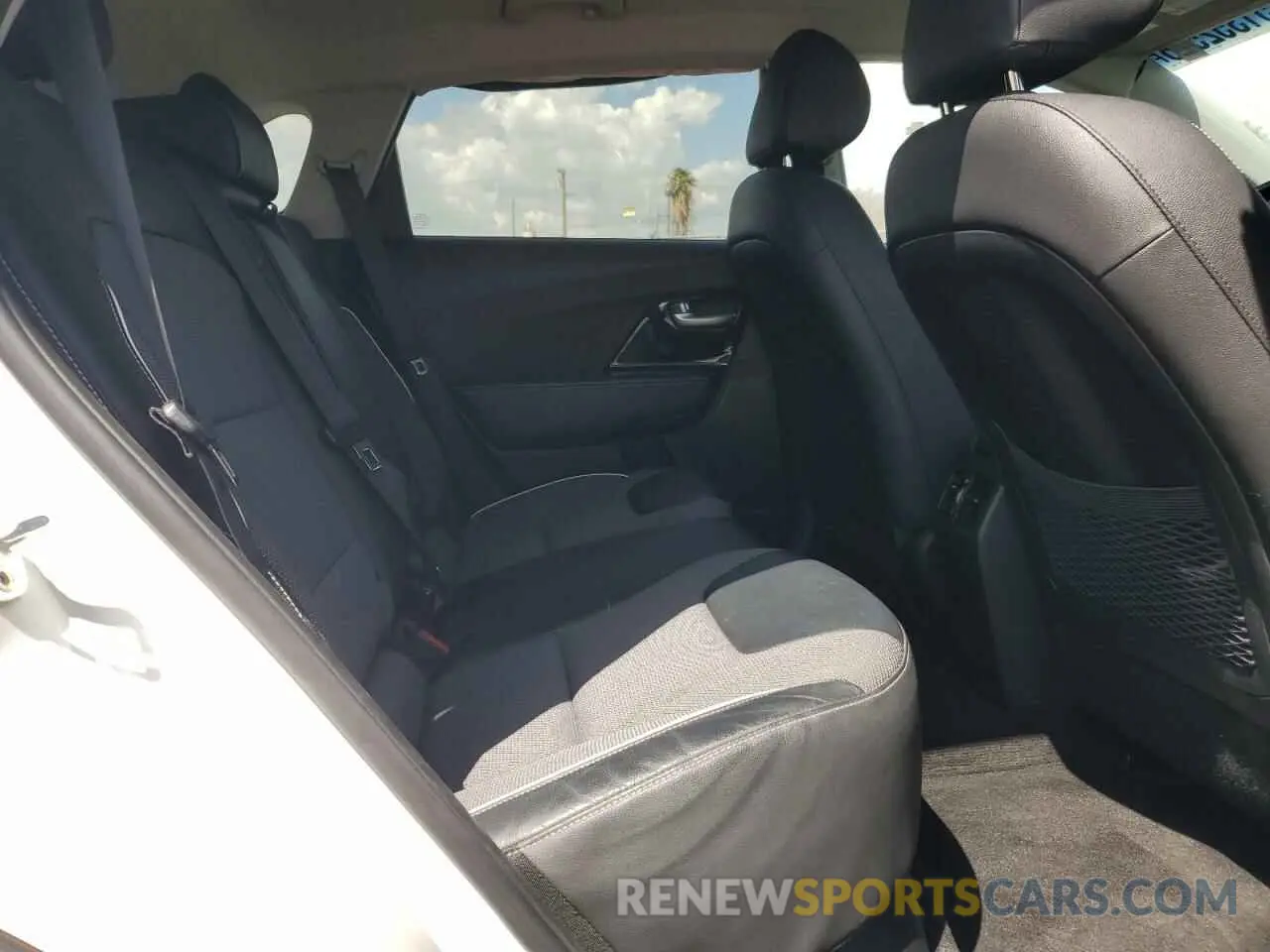 11 Photograph of a damaged car KNDCC3LG6N5116831 KIA NIRO S 2022