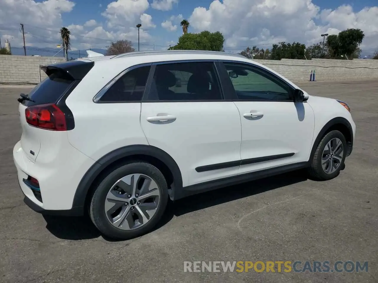 3 Photograph of a damaged car KNDCC3LG6N5116831 KIA NIRO S 2022