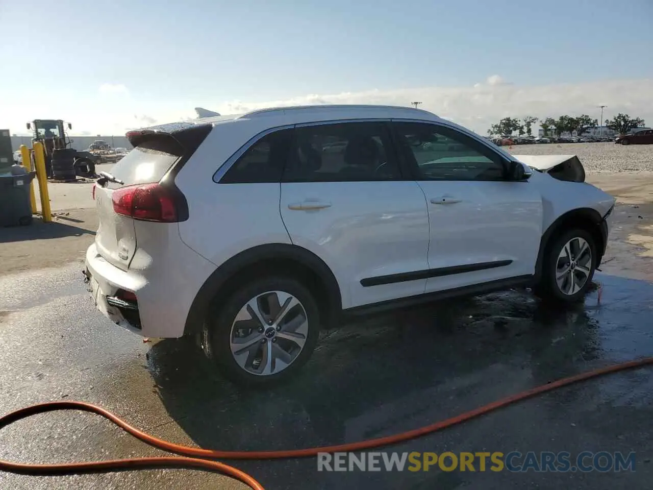 3 Photograph of a damaged car KNDCC3LG6N5132222 KIA NIRO S 2022